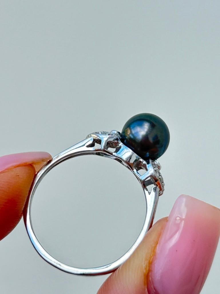 14ct White Gold South Sea Pearl and Diamond Ring - 9