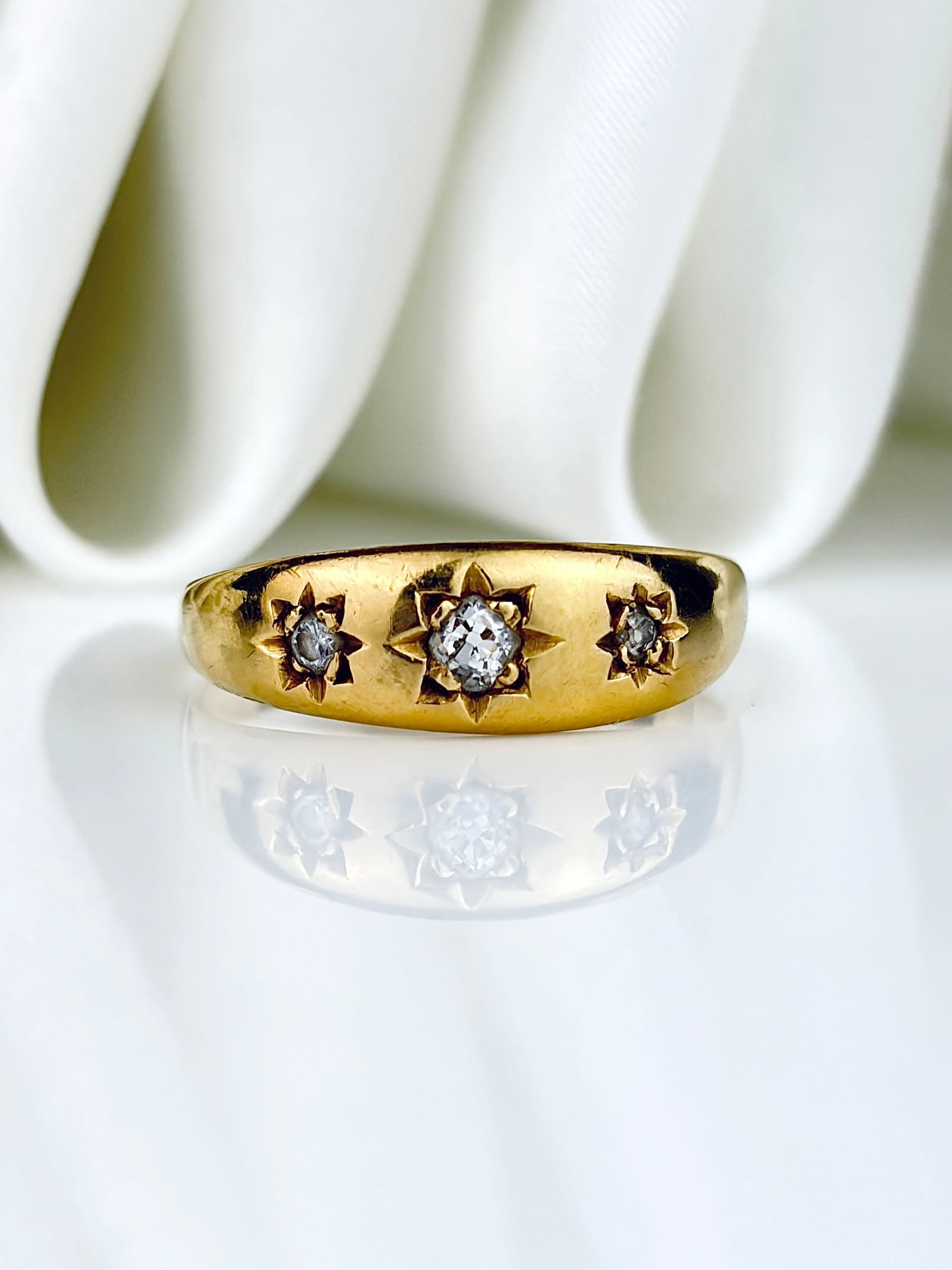 Antique Victorian Era 18ct Yellow Gold Diamond 3 Stone Star Ring: Antique Victorian Era 18ct Yellow Gold Diamond 3 Stone Star Ring A classic ring with the most perfect hand set star diamonds!