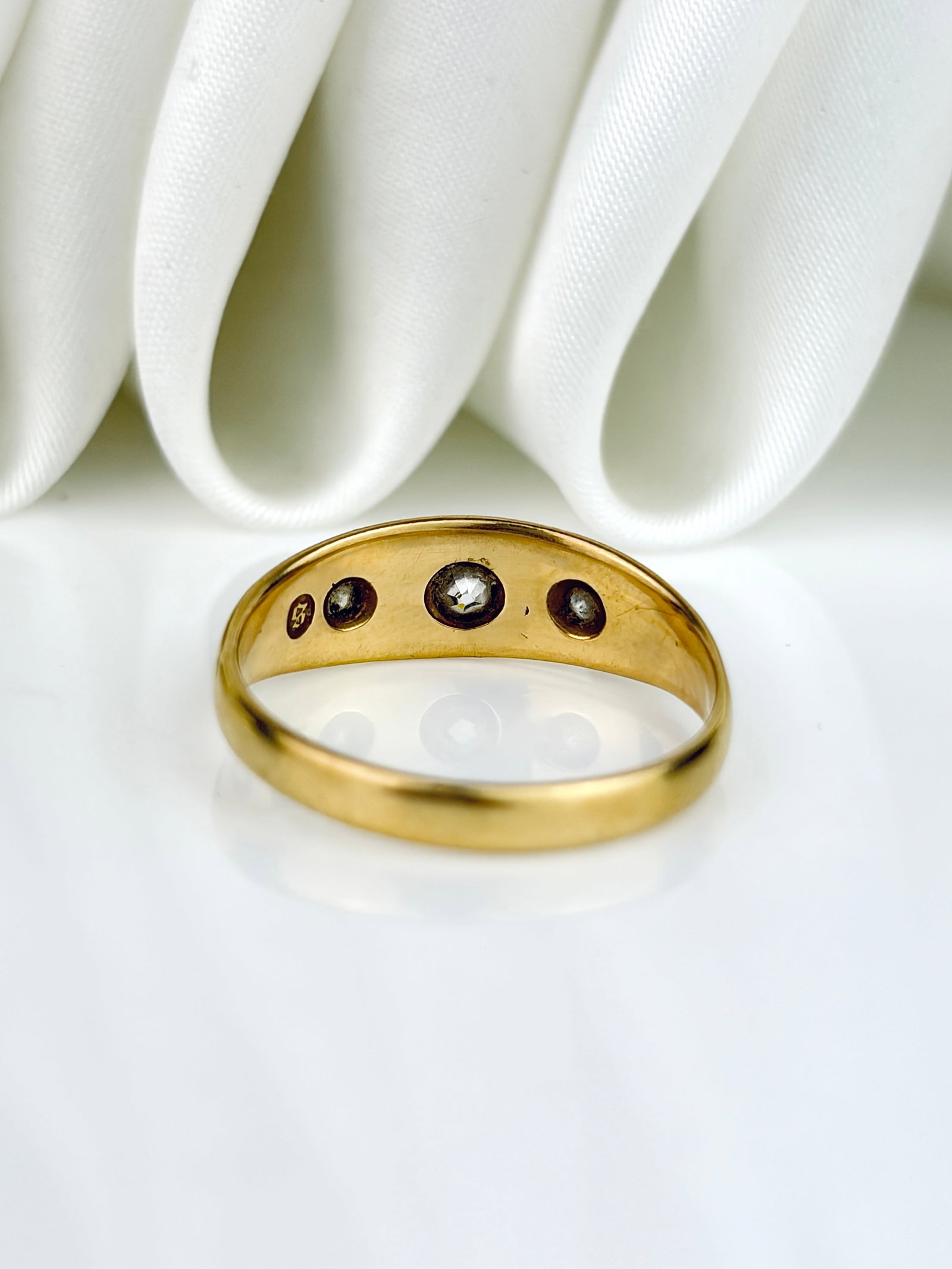Antique Victorian Era 18ct Yellow Gold Diamond 3 Stone Star Ring - 3