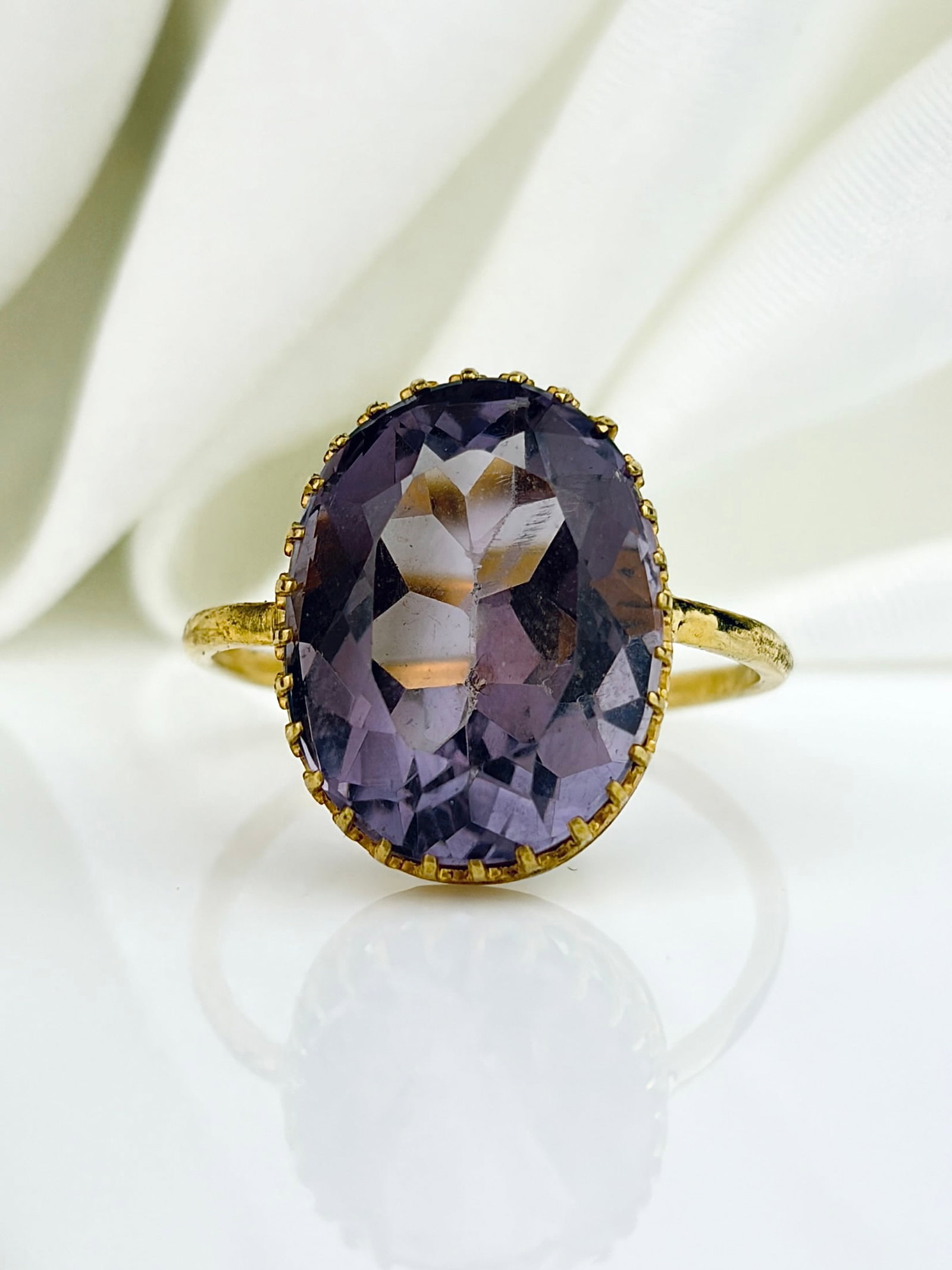 Antique Large Amethyst Solitaire Ring in Gold: Antique Large Amethyst Solitaire Ring in Gold Beautiful large amethyst stone! The stone does poke out the bottom of the setting