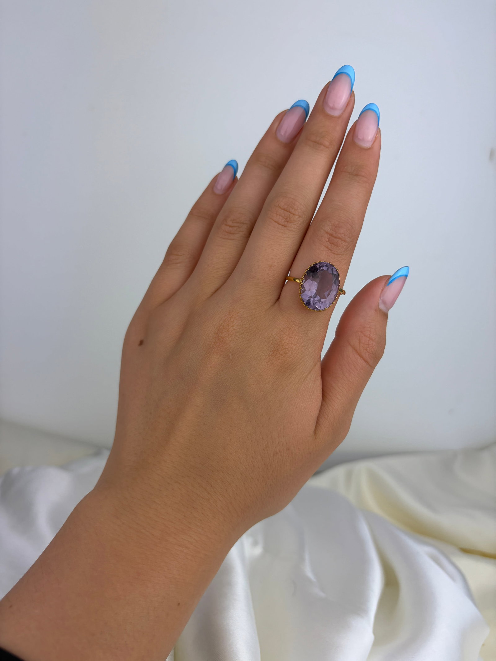 Antique Large Amethyst Solitaire Ring in Gold - 7