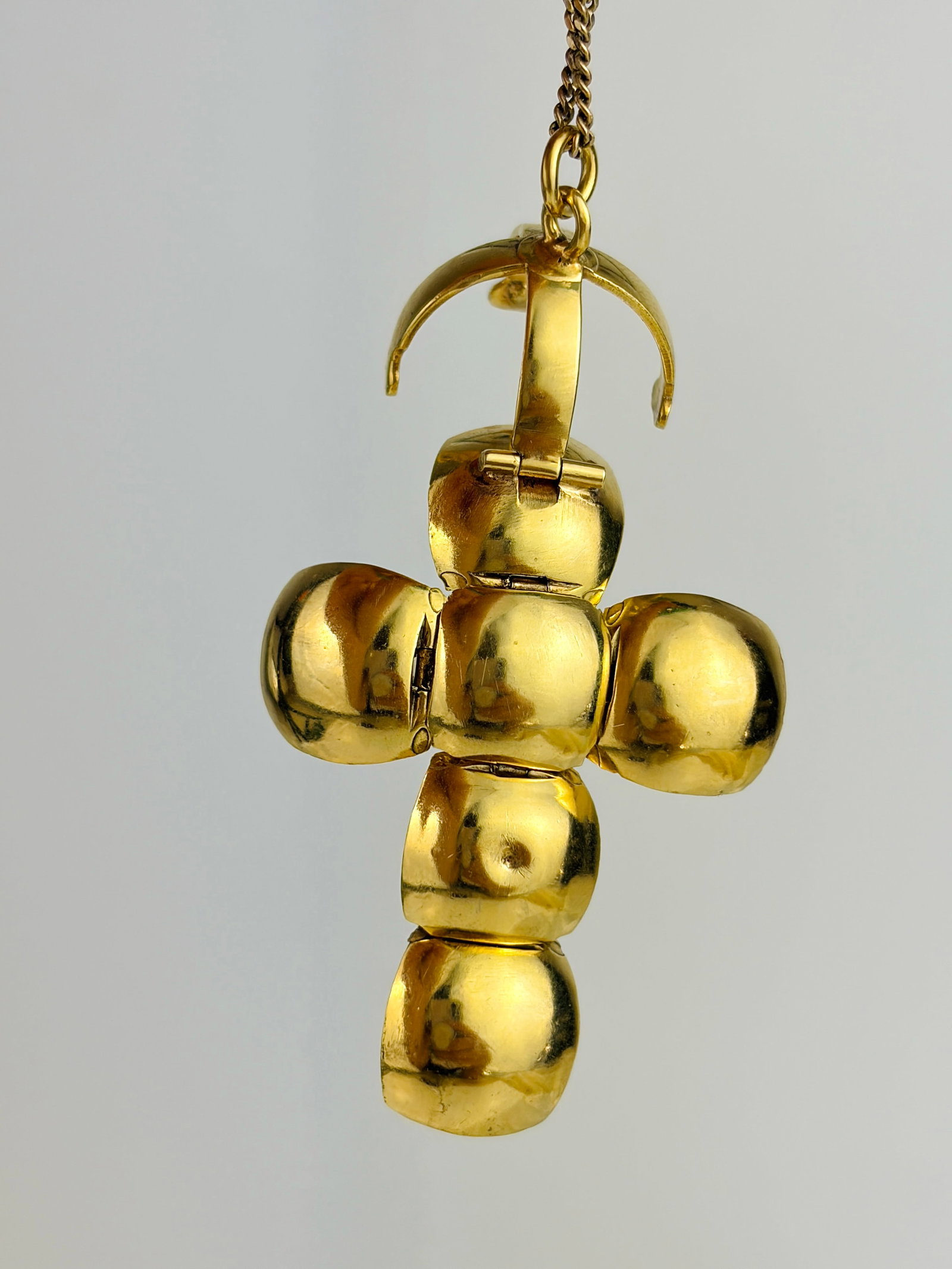 9ct Gold and Silver Opening Masonic Cross/Ball Pendant - 3