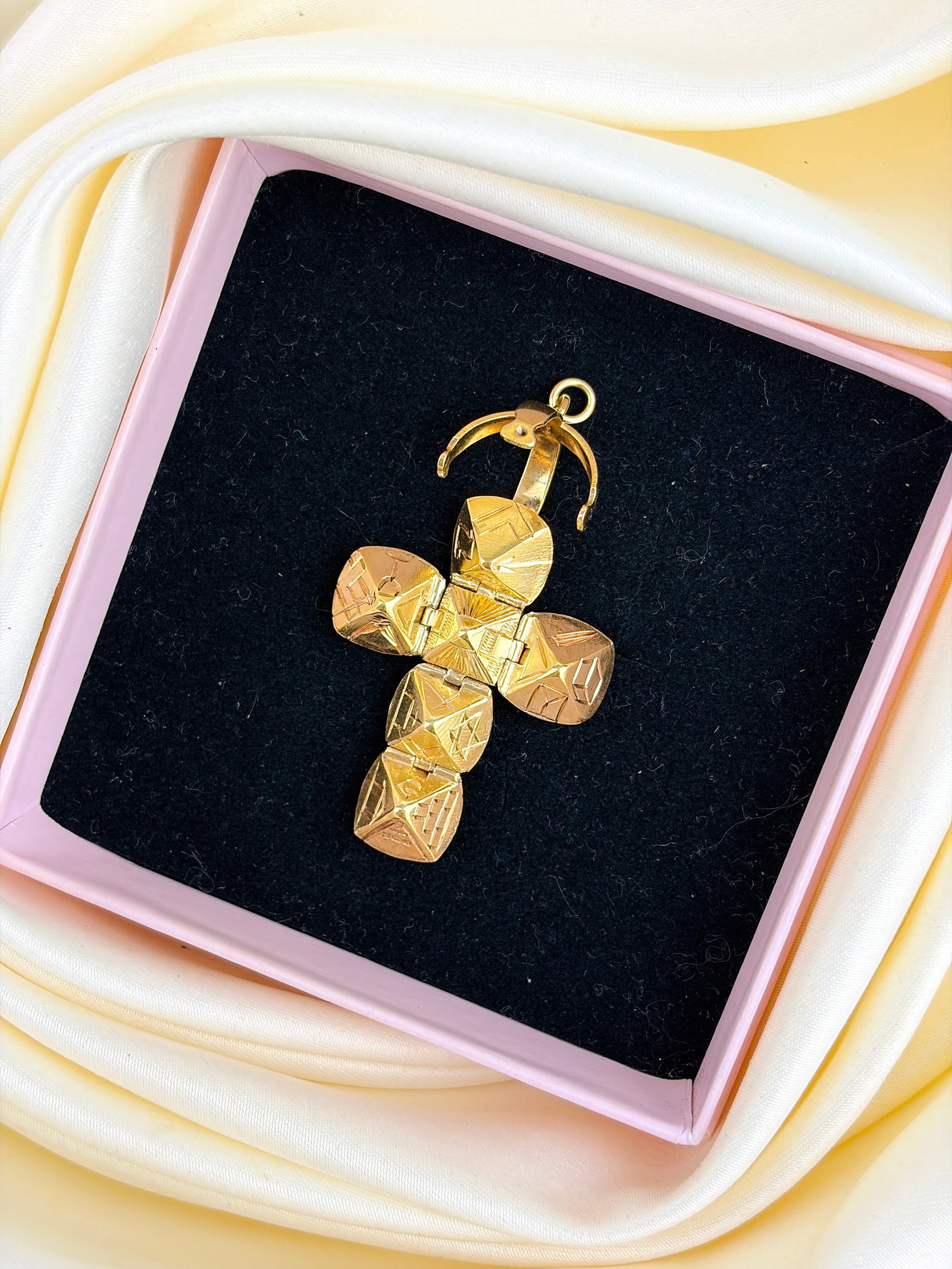 9ct Gold and Silver Opening Masonic Cross/Ball Pendant - 7