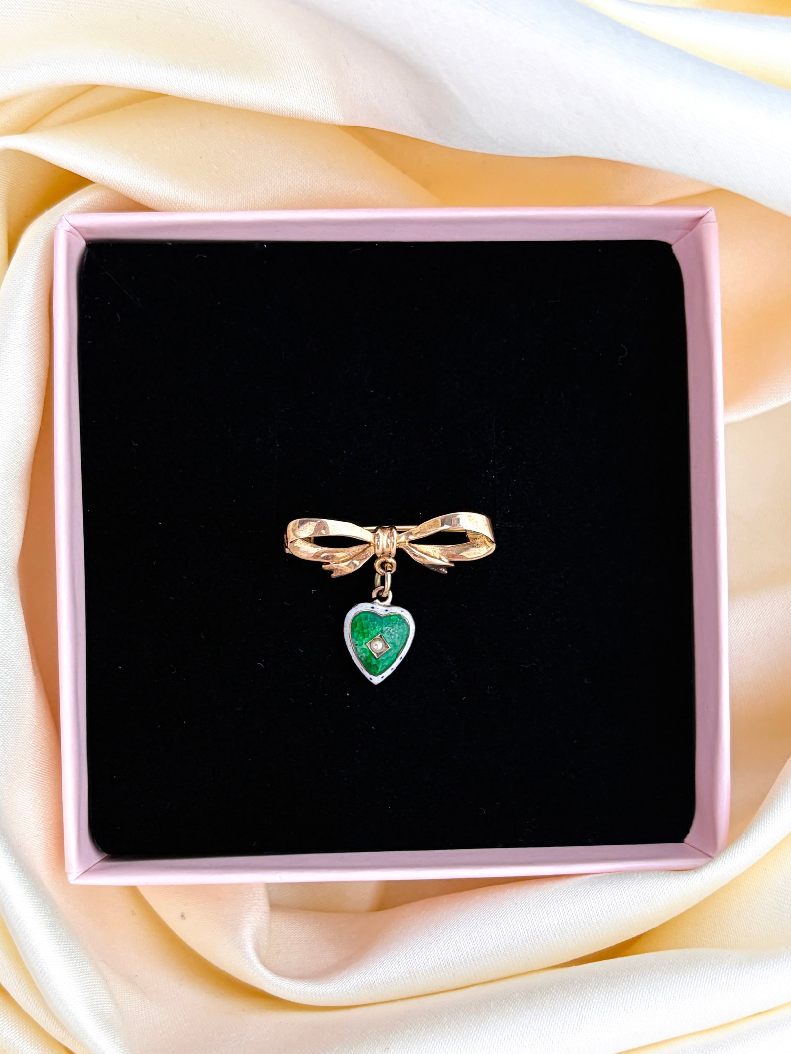 Sweet Antique Bow Brooch with Hanging Enamel Heart - 6