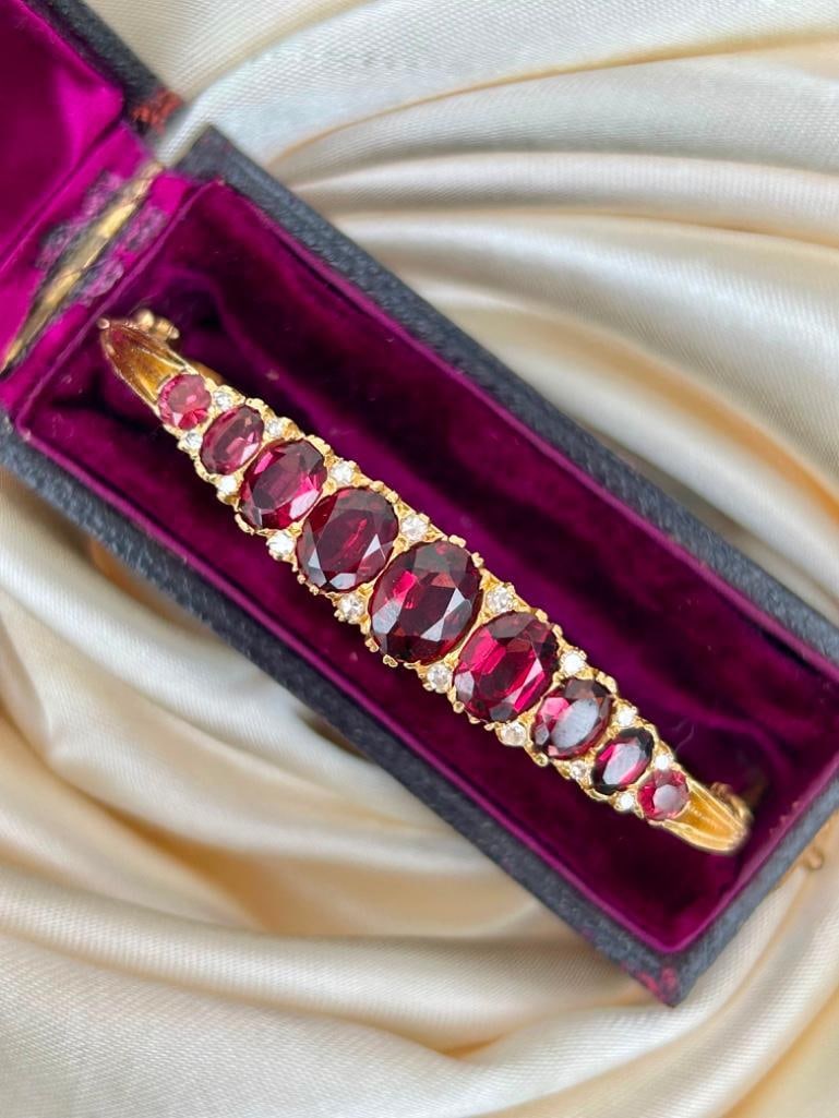 Antique Boxed 18ct Gold Tourmaline and Diamond Bangle: Antique Boxed 18ct Gold Tourmaline and Diamond Bangle outstanding engraved detailed bangle with chunky tourmaline stone and diamond points! measurements inner diameter 