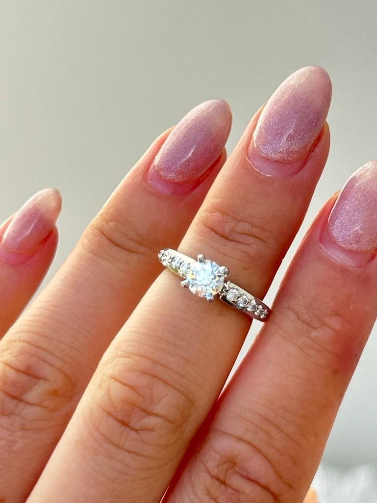 *Vintage Diamond and Platinum Solitaire Ring - 3