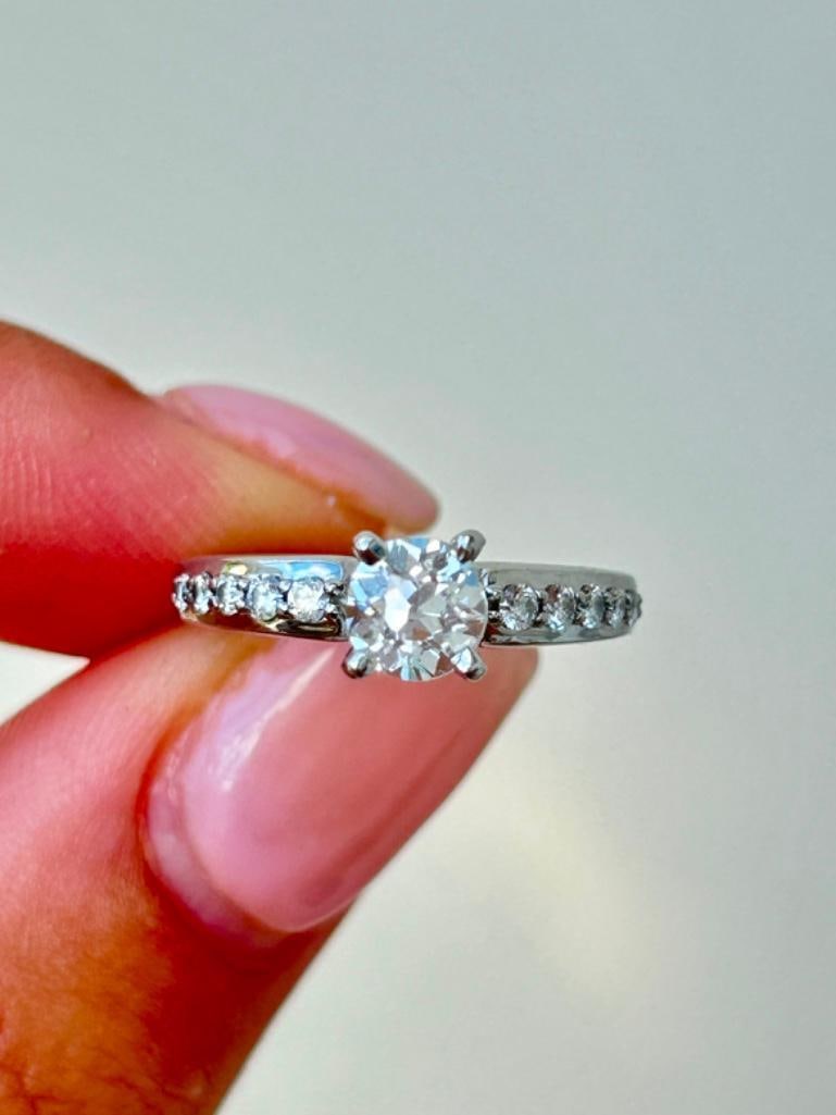 *Vintage Diamond and Platinum Solitaire Ring - 5