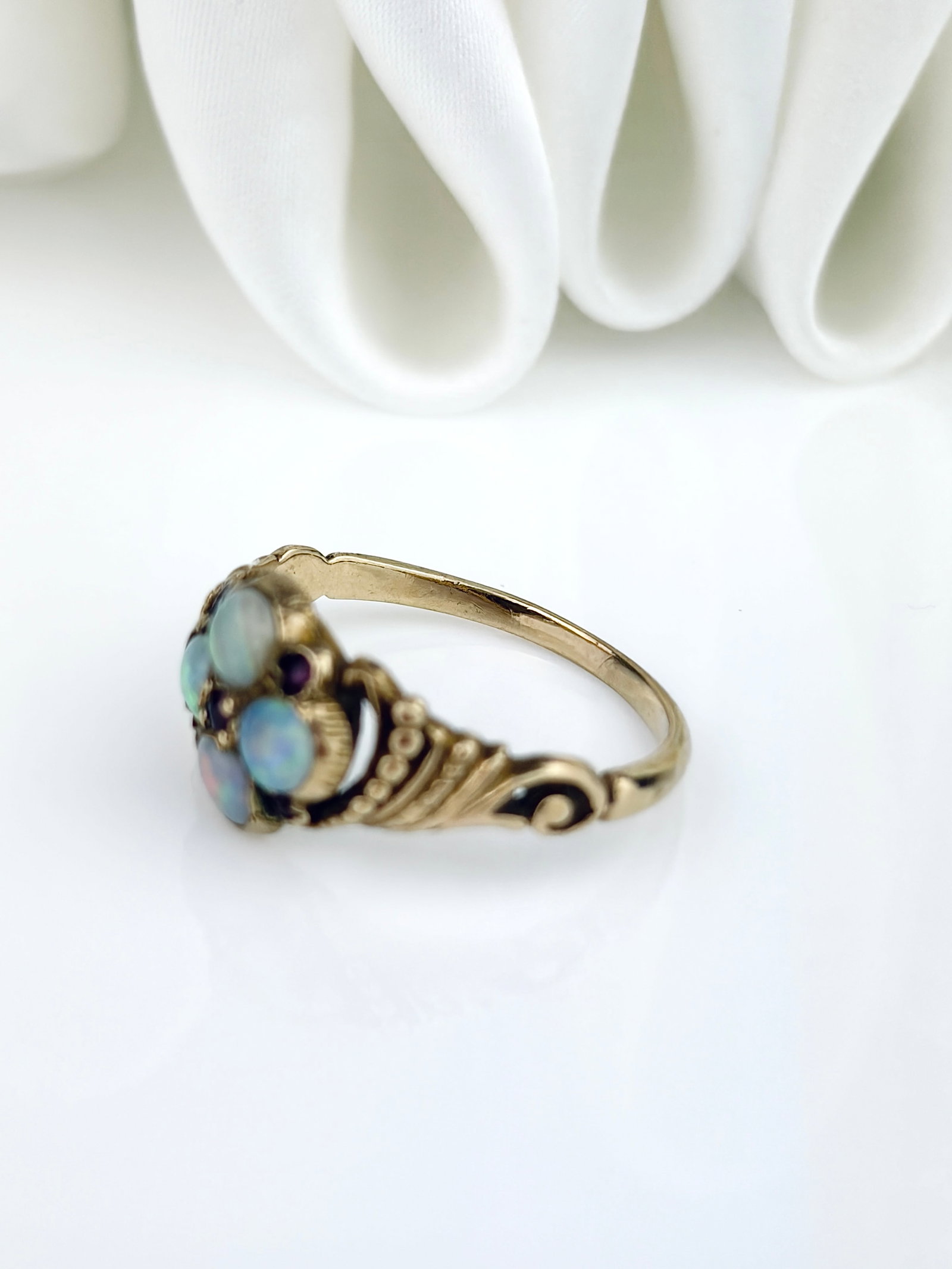 ANTIQUE RUBY AND OPAL CLUSTER RING IN GOLD - 4