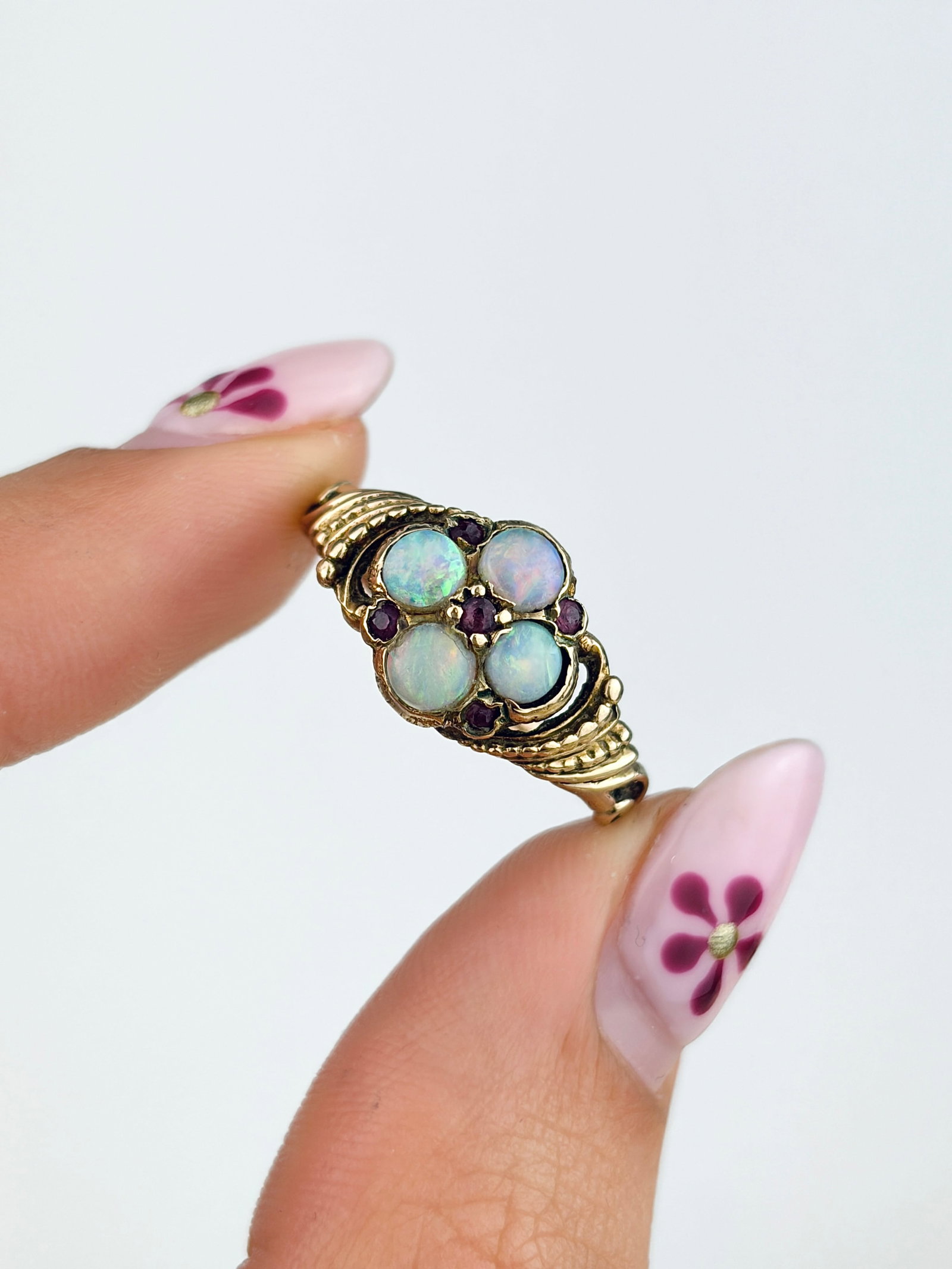 ANTIQUE RUBY AND OPAL CLUSTER RING IN GOLD - 5
