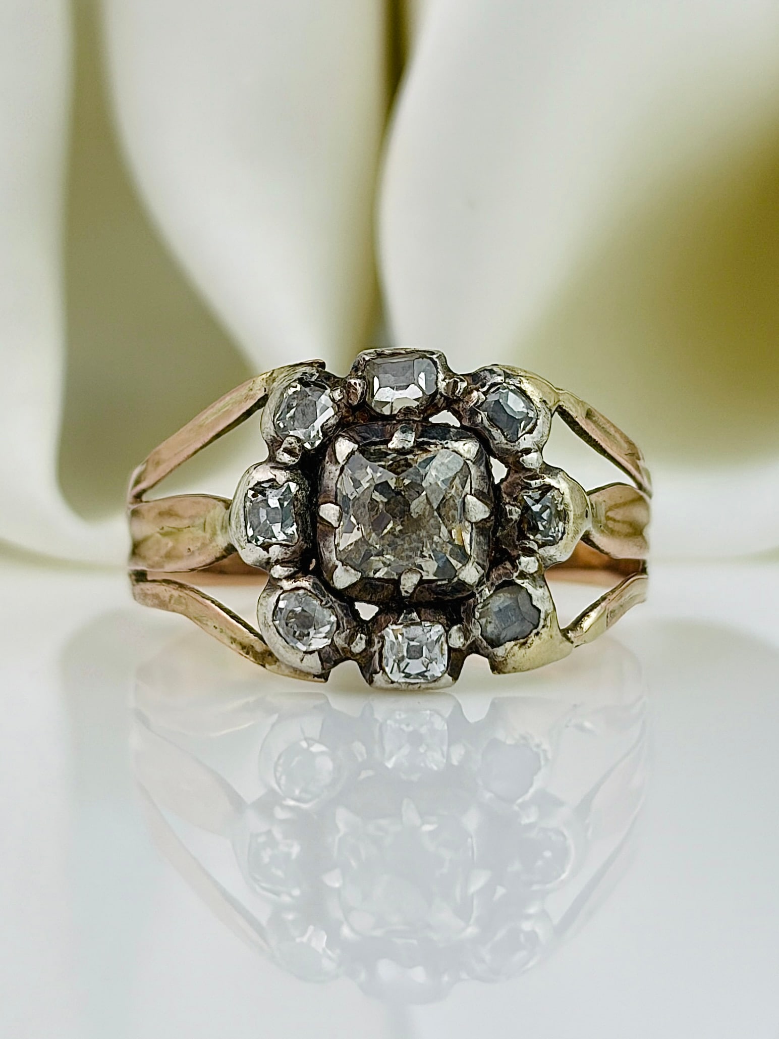 Antique Georgian Rose Cut Diamond Cluster Ring in Gold: Antique Georgian Rose Cut Diamond Cluster Ring in Gold Weight: 2.58g Size: UK Q.5, US 8.5, Face of ring 11x12mm, Height off finger 3.5mm Materials: Gold Hallmarks: None present Condition: