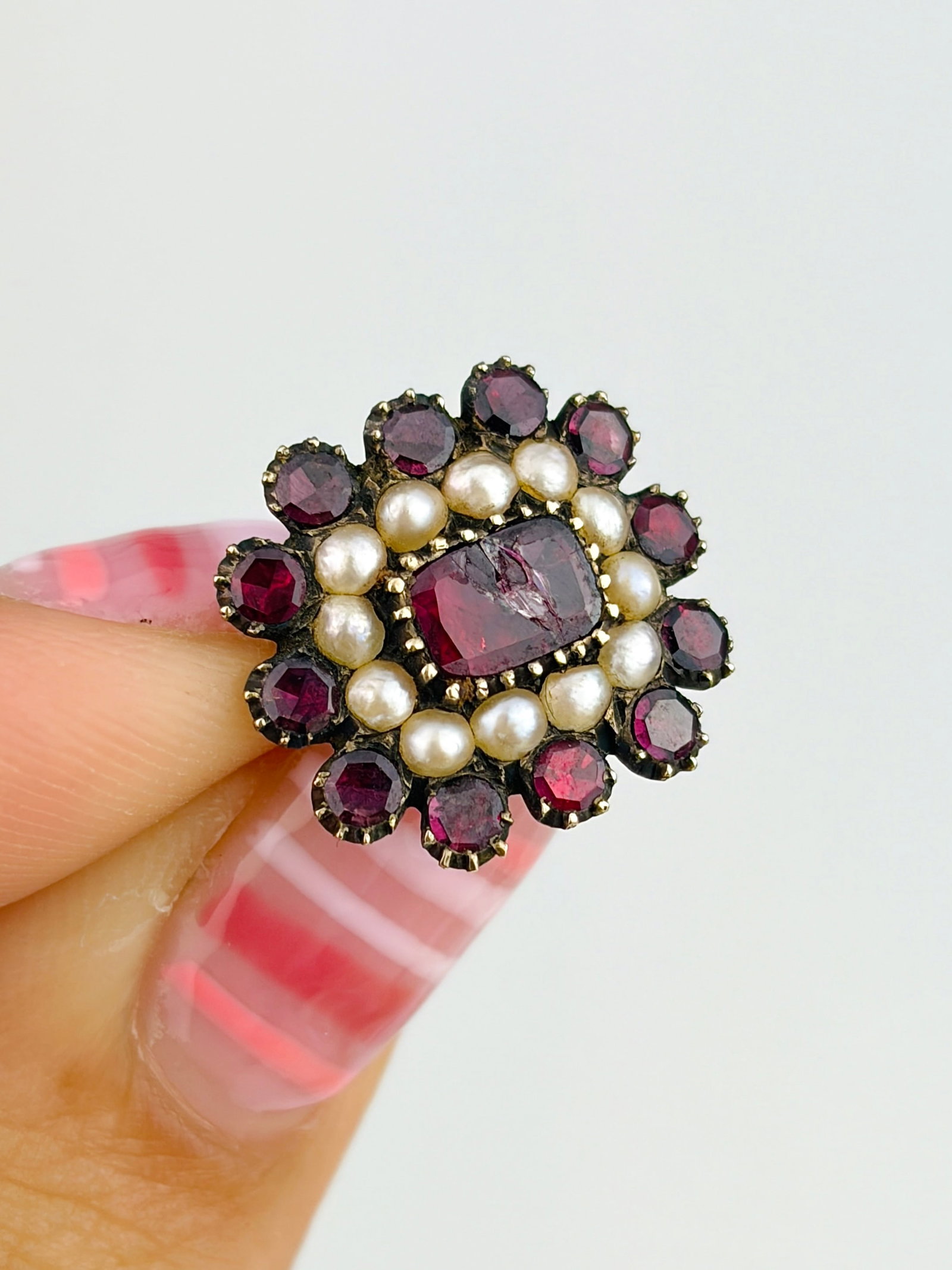 Antique Georgian Flat Cut Garnet and Pearl Brooch: Antique Georgian Flat Cut Garnet and Pearl Brooch So pretty! The central garnet is damaged as shown in the photos. 