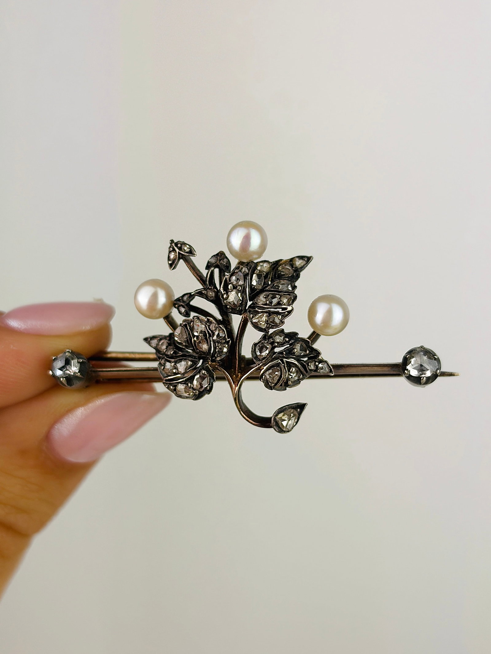 Art Deco Rose Cut Diamonds Diamond and Pearl 18ct Gold Brooch: Art Deco Rose Cut Diamonds Diamond and Pearl 18ct Gold Brooch This stunning brooch holds stunning rose cut diamonds and three natural pearls!