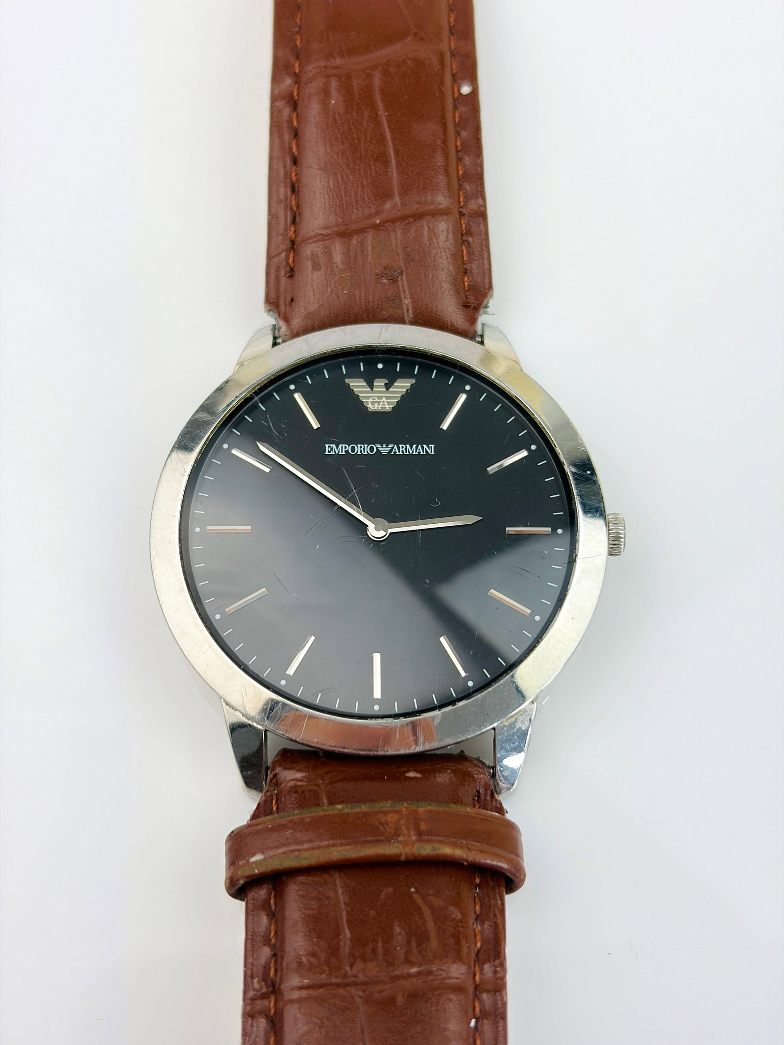MEN'S EMPORIO ARMANI WATCH WITH BLACK DIAL AND LEATHER STRAP: MEN'S EMPORIO ARMANI WATCH WITH BLACK DIAL AND LEATHER STRAP Not currently working.