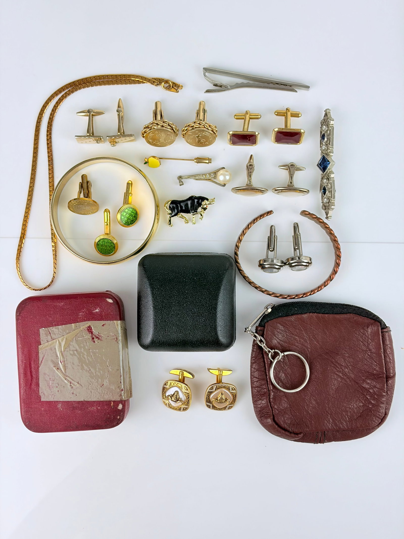 LARGE MIXED LOT - CUFF LINKS, BROOCHES ETC (1 of 7)