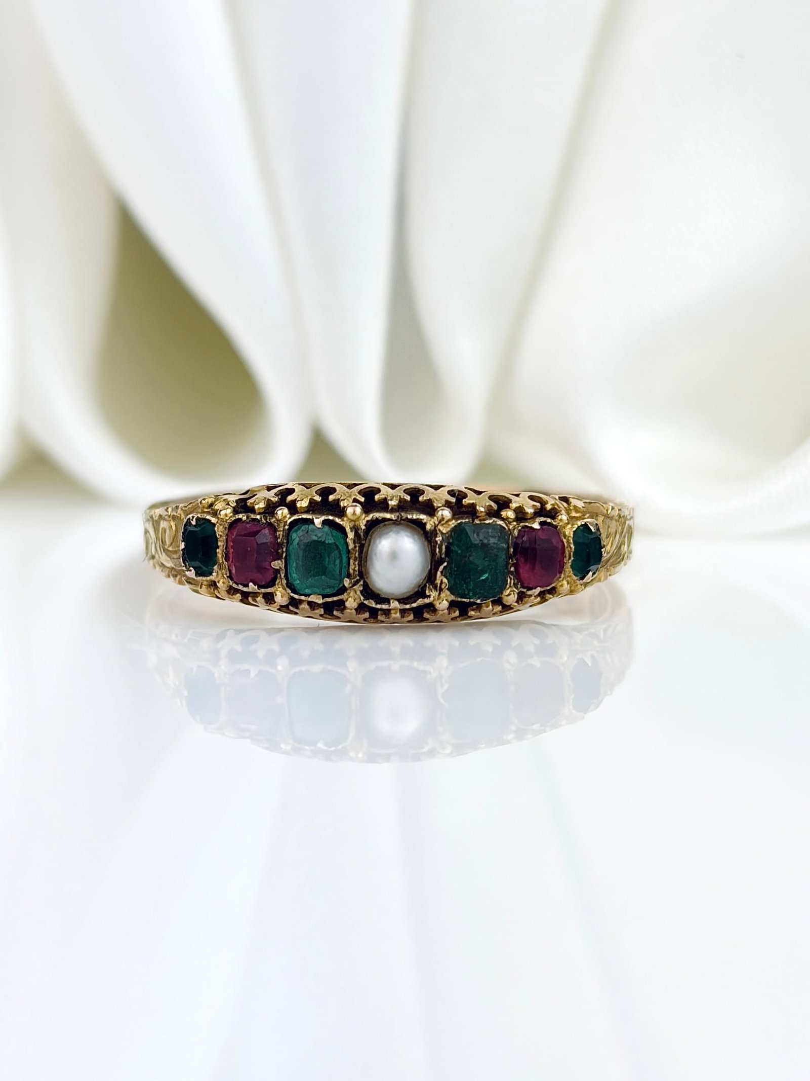 Antique 15ct Yellow Gold Pearl, Pink and Green Paste 7 Stone Ring: Antique 15ct Yellow Gold Pearl, Pink and Green Paste 7 Stone Ring Gorgeous detailing!