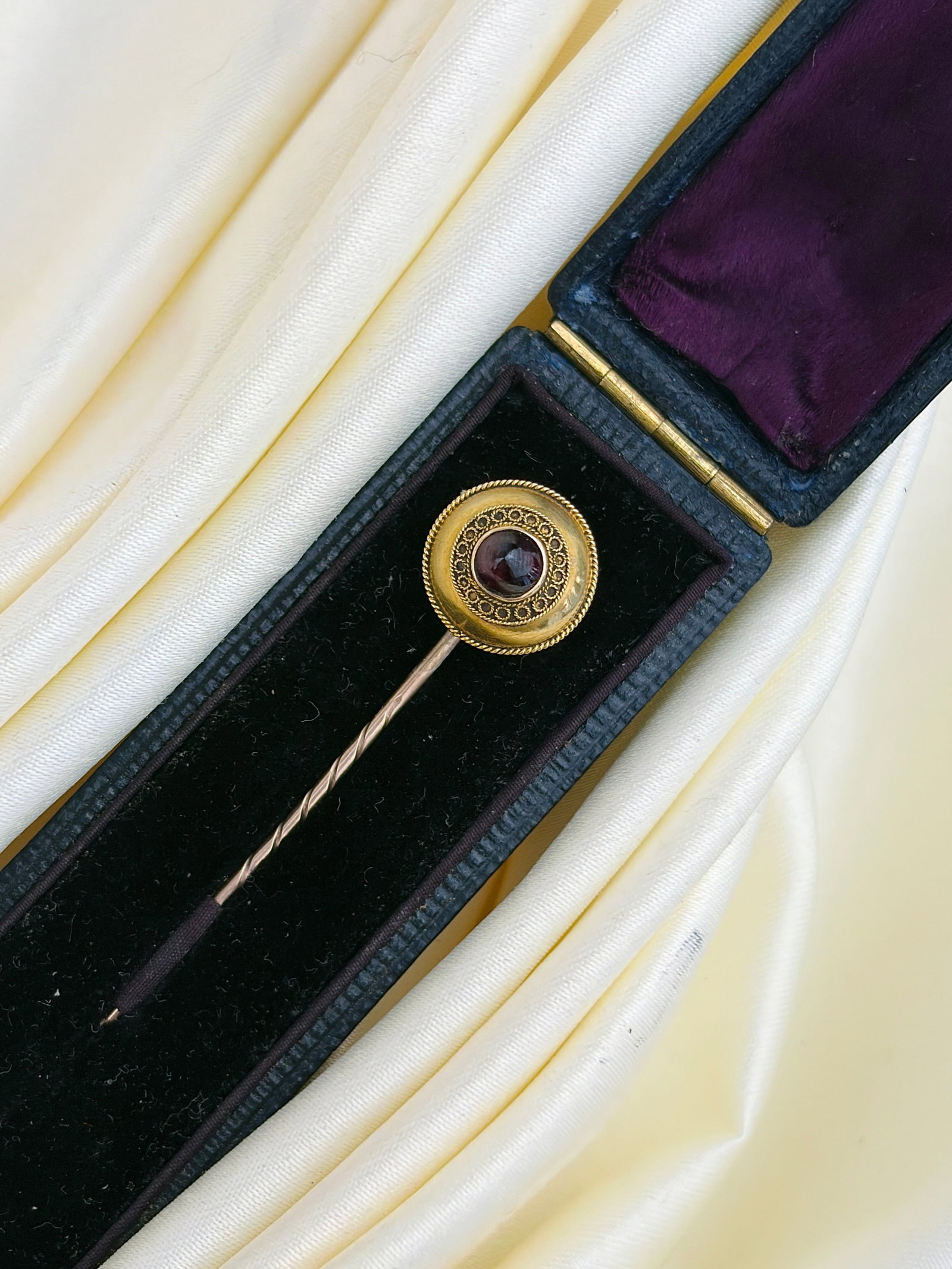 Antique Boxed Cabochon Garnet Stick Pin Brooch in 18ct Yellow Gold (1 of 8)
