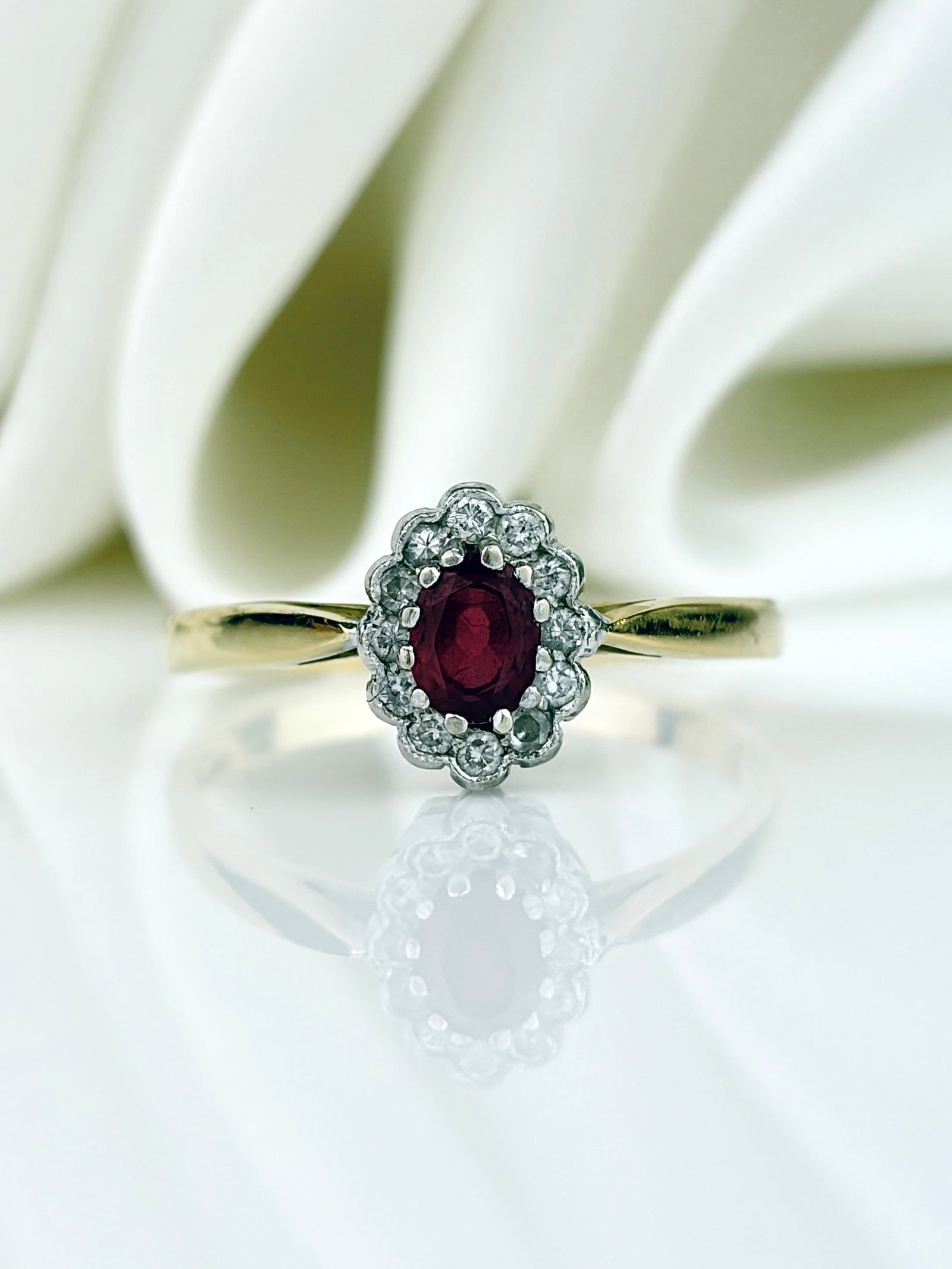 Vintage c.1988 18ct Yellow Gold Ruby and Diamond Cluster Ring: Vintage c.1988 18ct Yellow Gold Ruby and Diamond Cluster Ring Gorgeous little cluster ring!