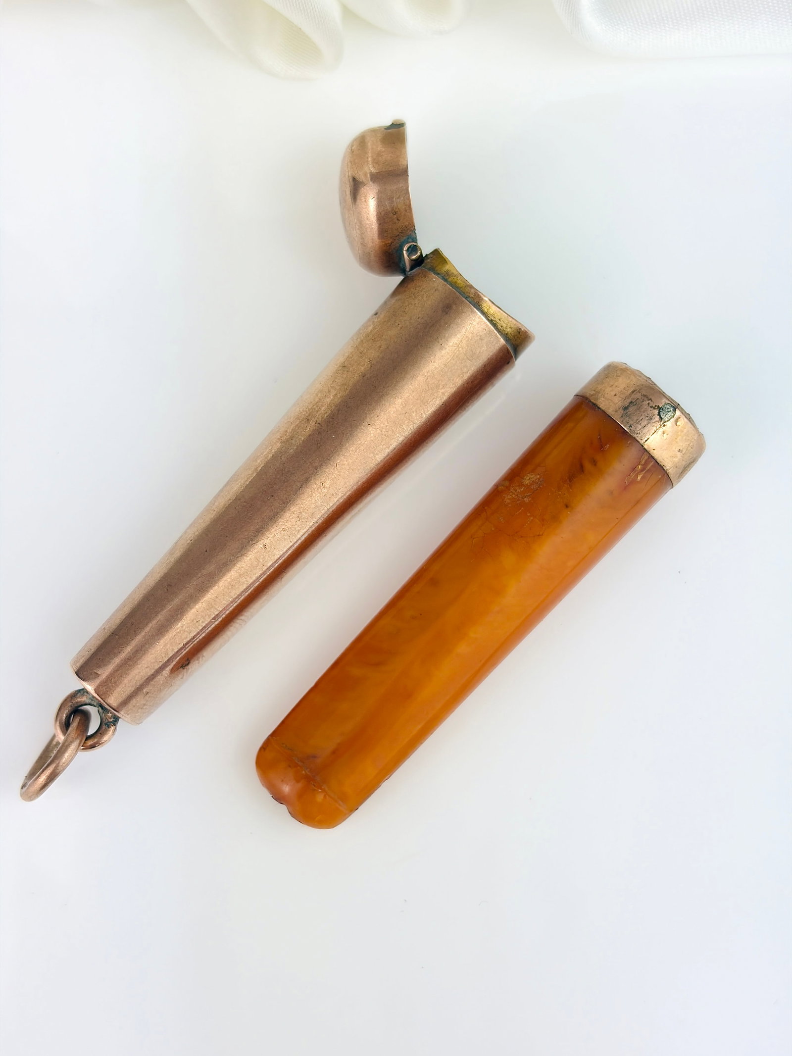 Antique 9ct Gold Amber Cheroot Cigar Holder and Case Pendant: Antique 9ct Gold Amber Cheroot Cigar Holder and Case Pendant Such a cool piece! There is some damage from the tar on the inside of the amber at the top. 