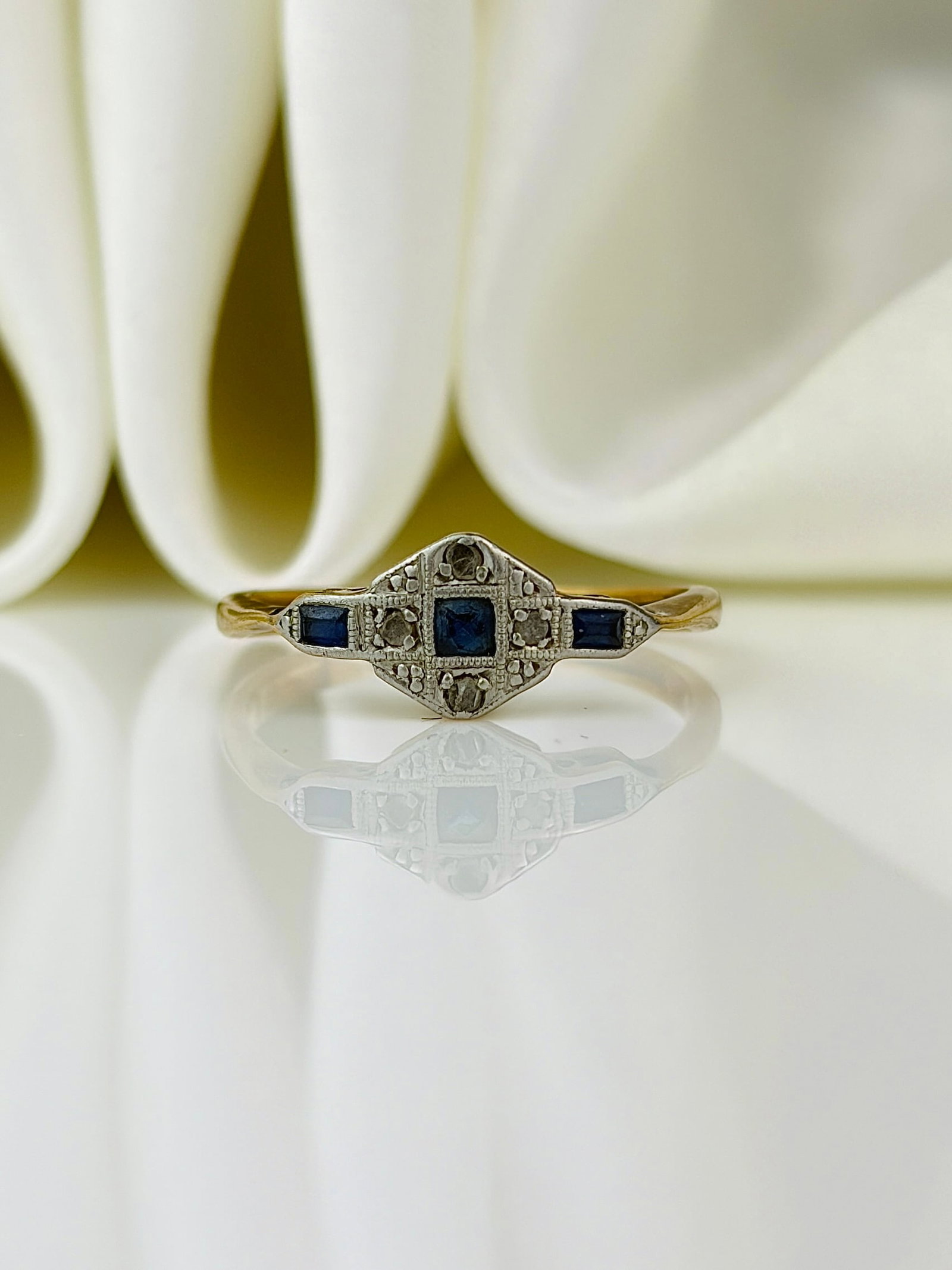antique 18ct yellow gold and platinum sapphire and diamond art deco ring: antique 18ct yellow gold and platinum sapphire and diamond art deco ring Amazing ring, that is quintessentially Art Deco, and stunning!