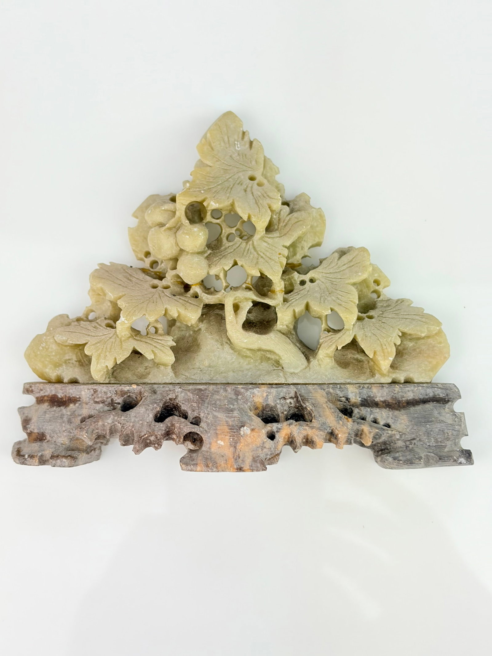 CHINESE SOAPSTONE CARVING (1 of 5)