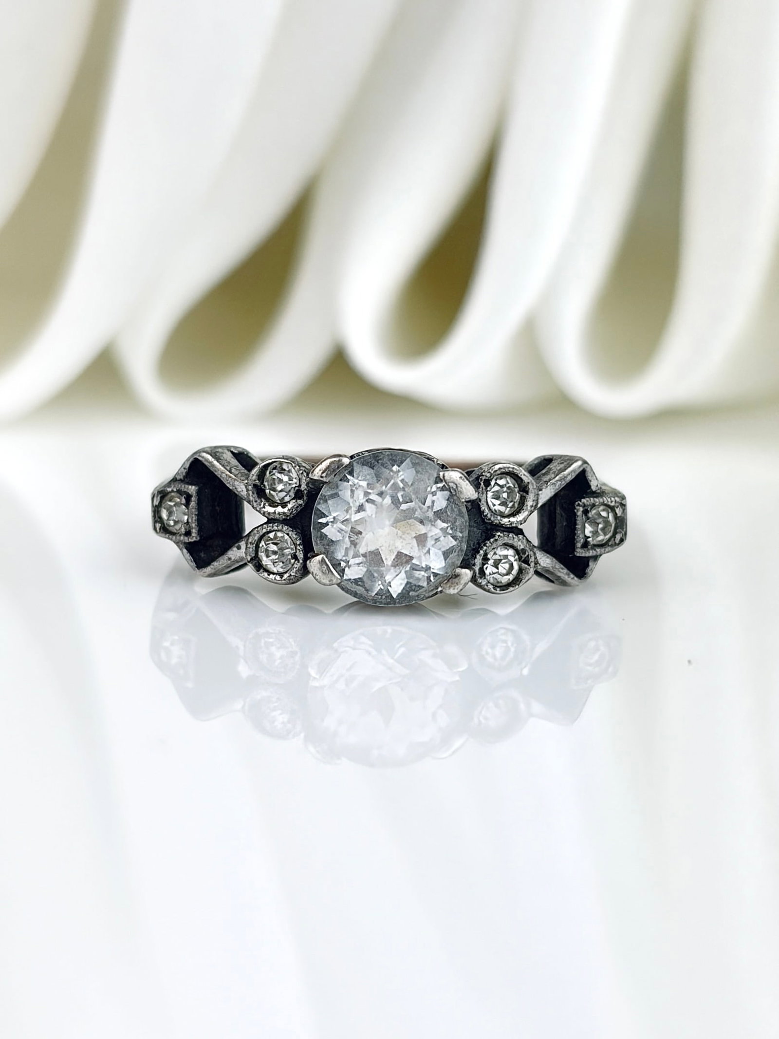 Antique Art Deco 9ct Gold and Silver Paste Ring: Antique Art Deco 9ct Gold and Silver Paste Ring Beautiful ring!