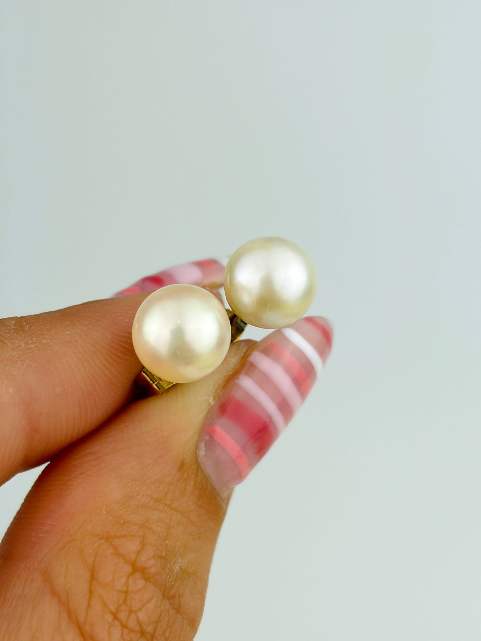 Pearl Gold Stud Earrings: Pearl Gold Stud Earrings Weight: 2g Size: 7x7mm Materials: gold, pearl Hallmarks: none present Condition: good overall condition. Some signs of wear are expected given the piece’s