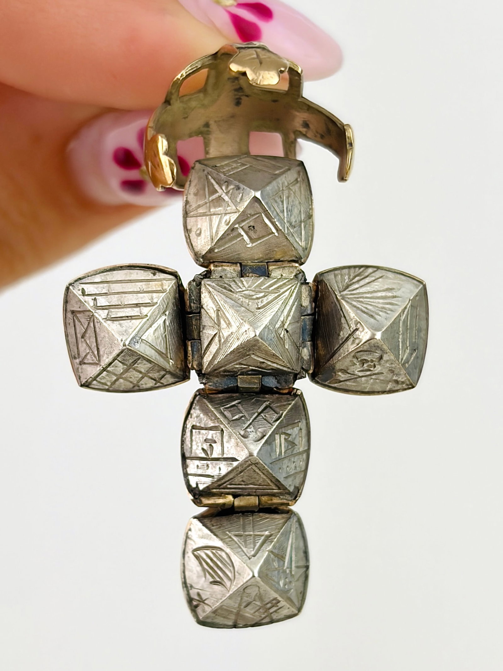 RARE MASONIC OPENING BALL/CROSS PENDANT IN GOLD AND SILVER: RARE MASONIC OPENING BALL/CROSS PENDANT IN GOLD AND SILVER
