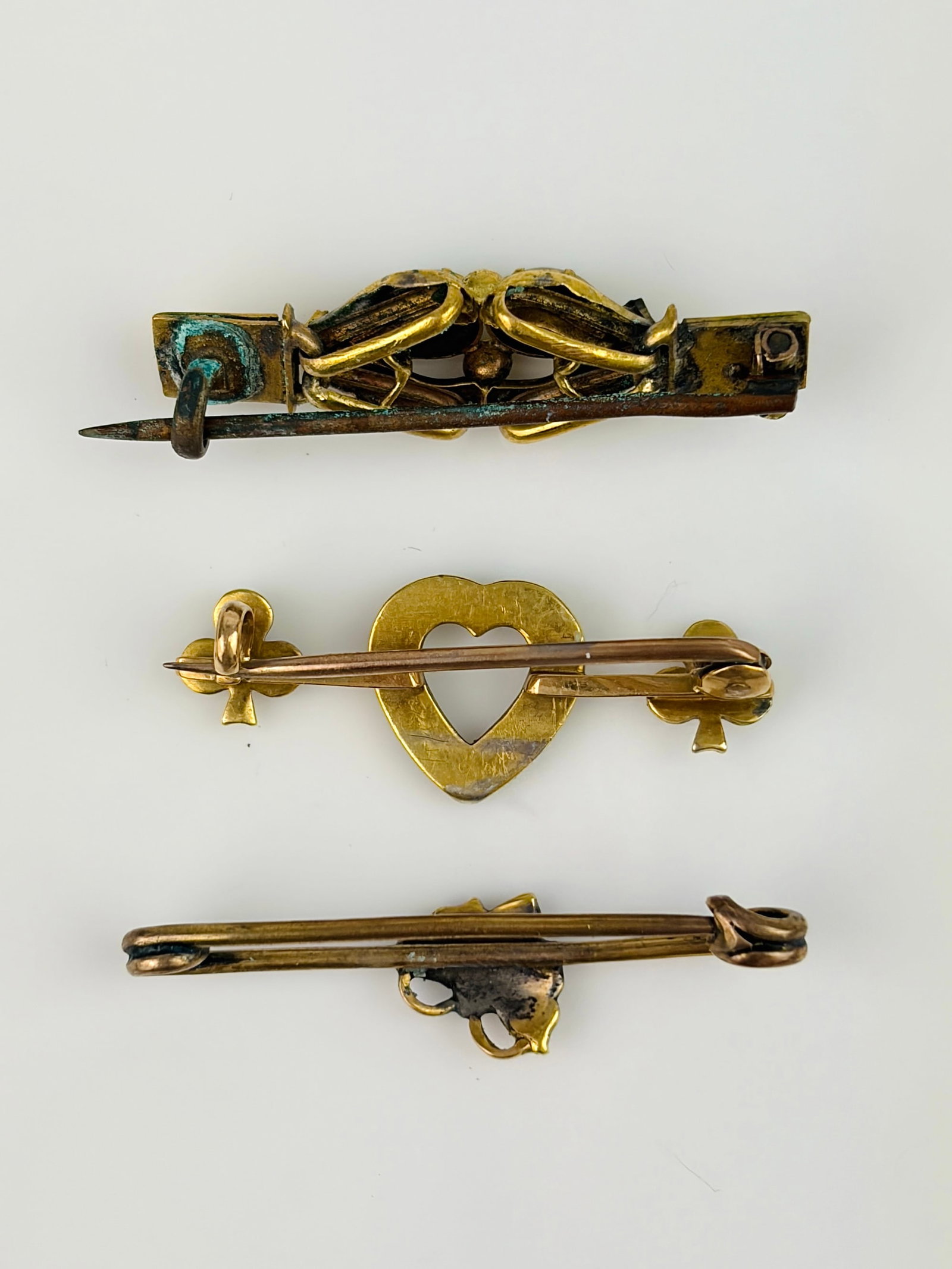 MIXED LOT 3X BROOCHES - 2
