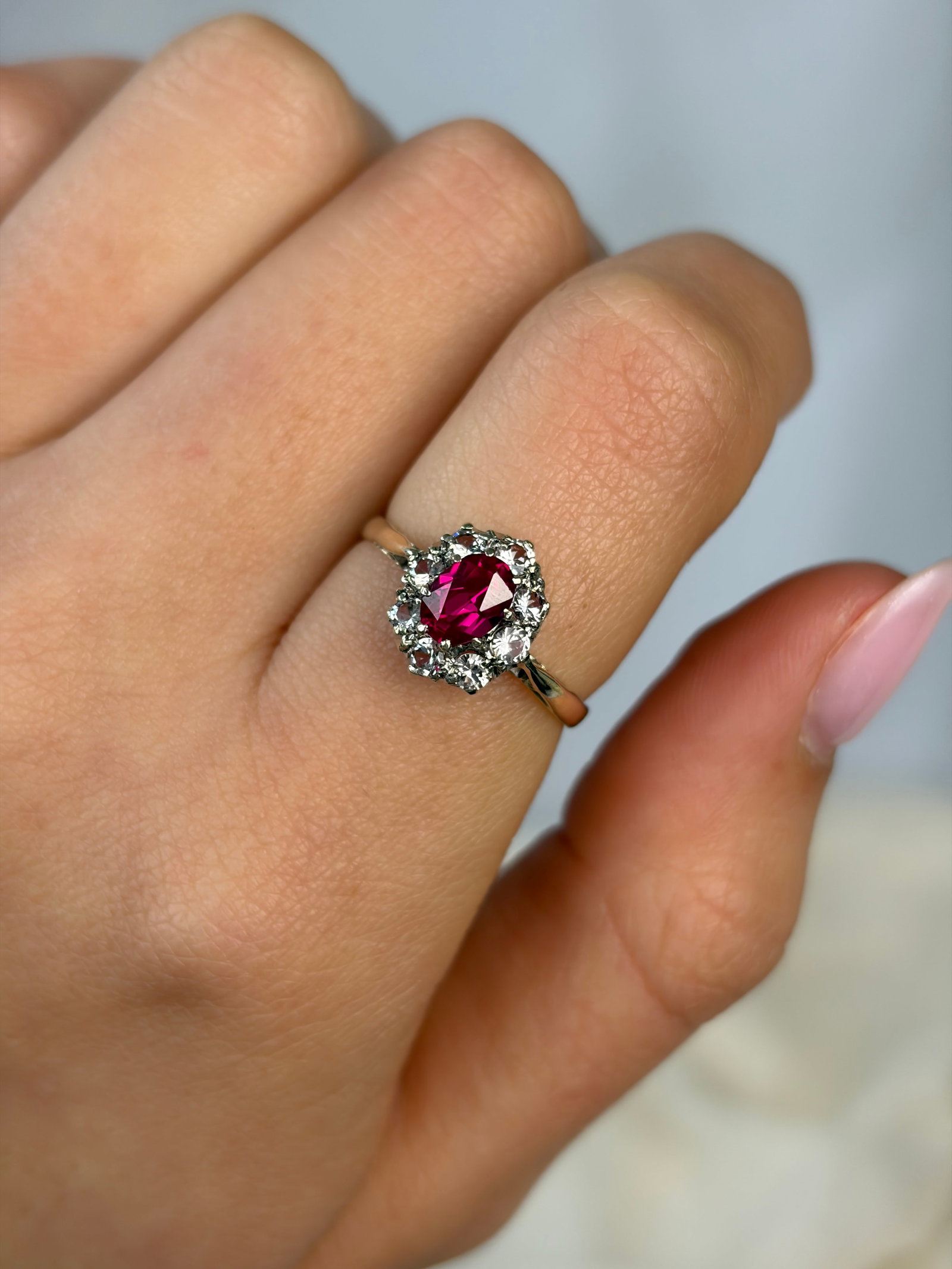 sweet 9ct gold gemset cluster ring - 8