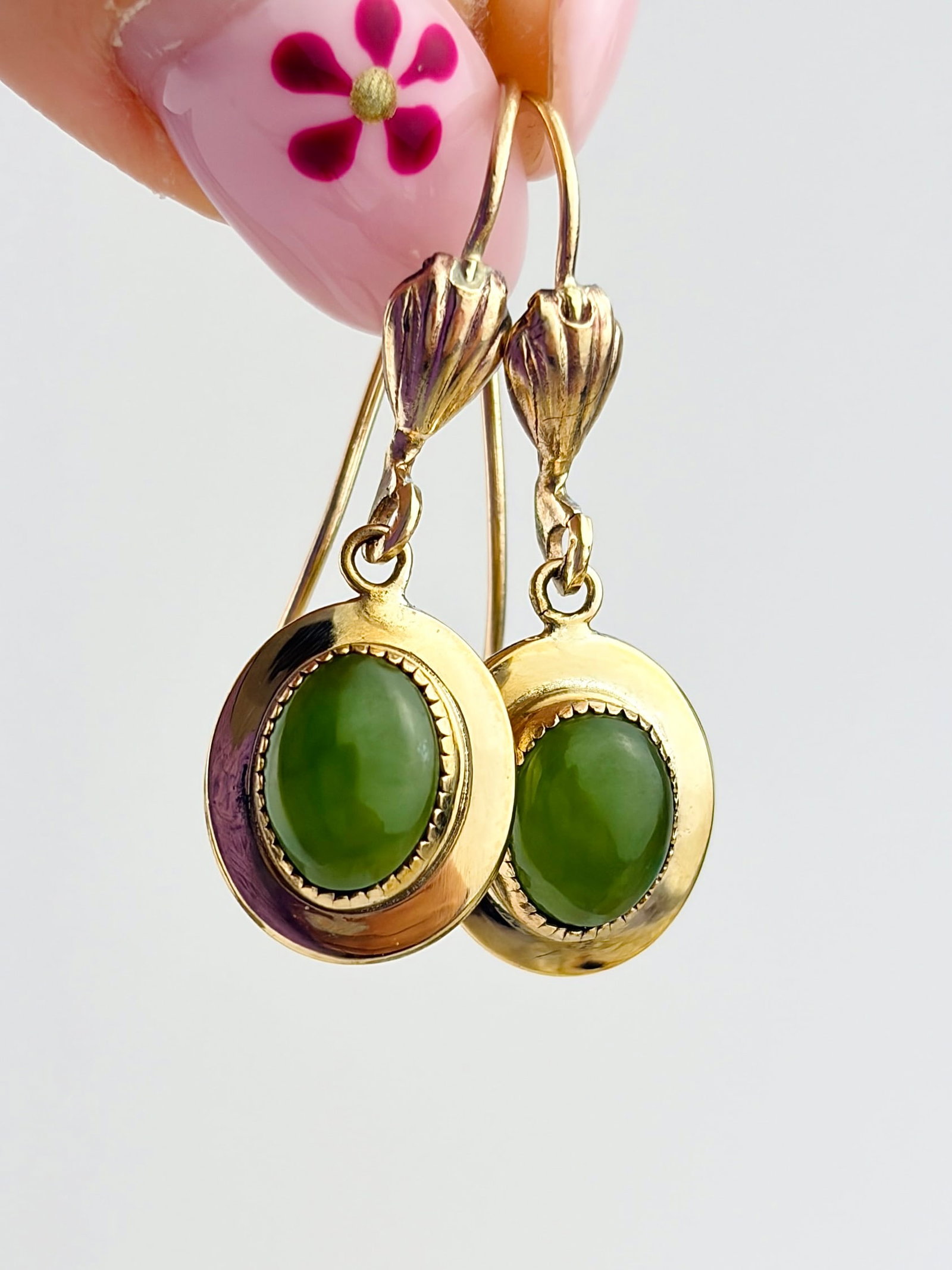 LOVELY 12CT YELLOW GOLD GOLD FILLED GREEN CHRYSOPRASE DROP EARRINGS: LOVELY 12CT YELLOW GOLD FILLED GREEN CHRYSOPRASE DROP EARRINGS