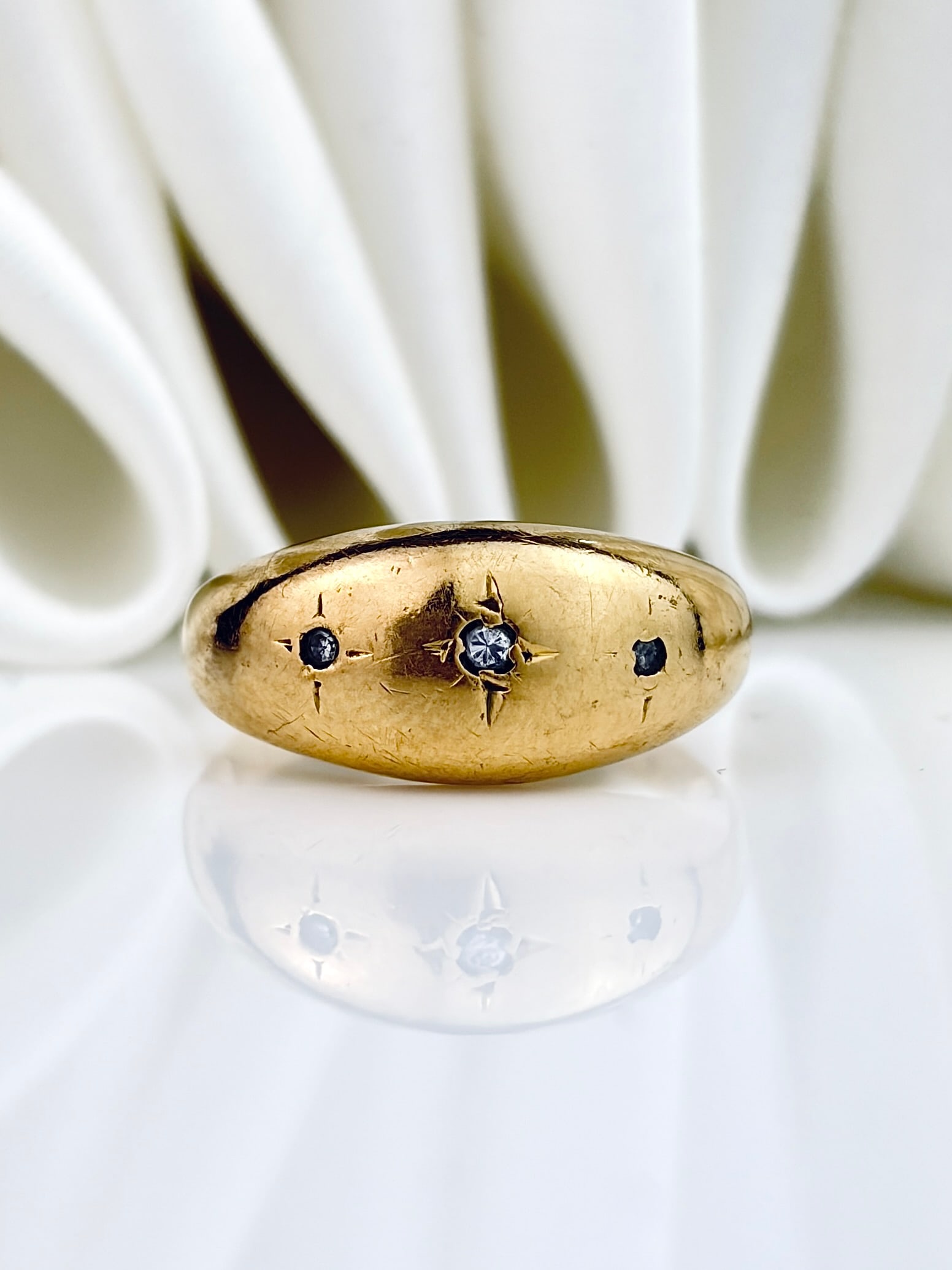 CHUNKY ANTIQUE 18CT YELLOW GOLD DIAMOND 3 STONE STAR RING: CHUNKY ANTIQUE 18CT YELLOW GOLD DIAMOND 3 STONE STAR RING Super chunky ring!