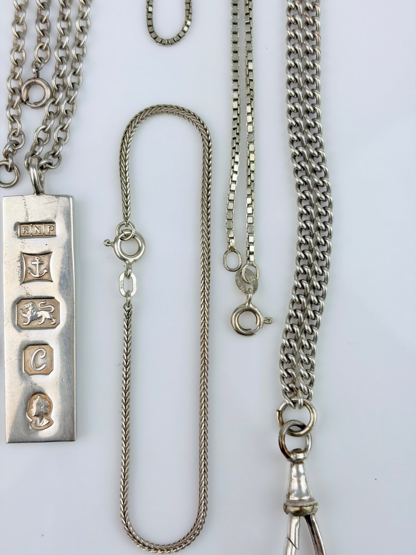 MIXED LOT SILVER CHAINS ETC - 6