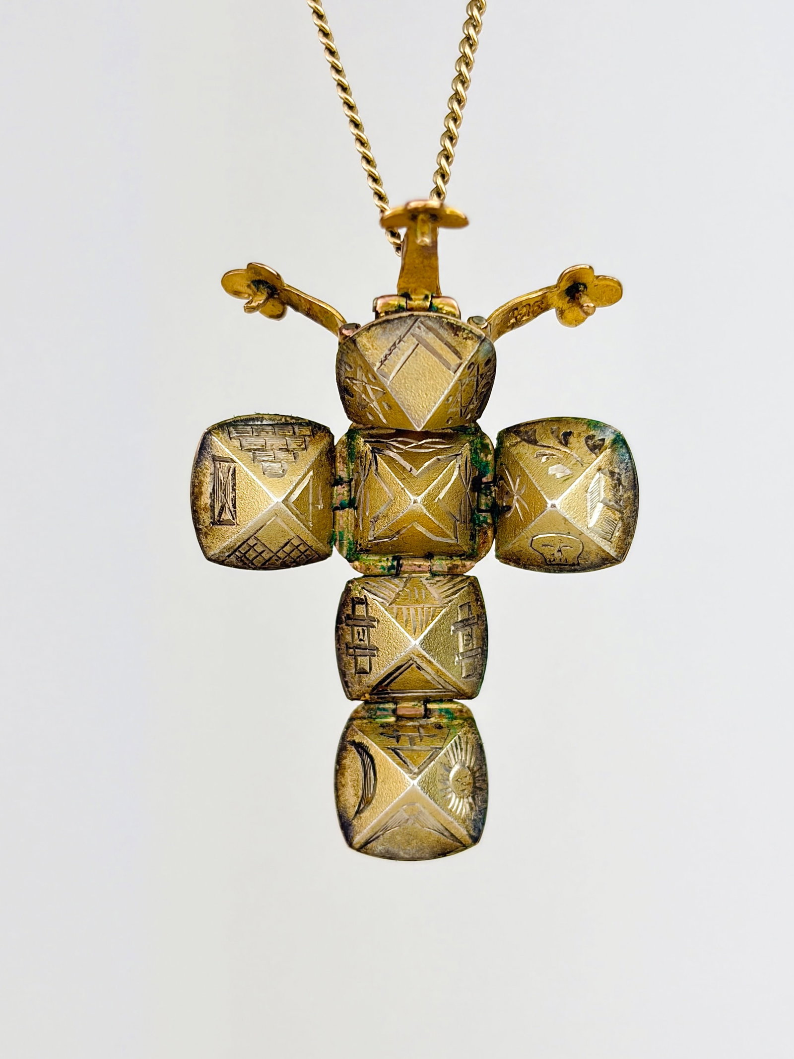 MASONIC OPENING ORB/CROSS PENDANT IN 9CT GOLD AND SILVER (1 of 7)