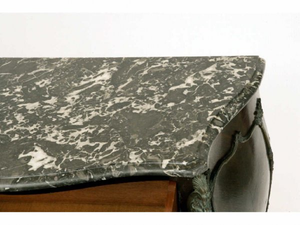 Louis XVth style Bombe Commode - 7