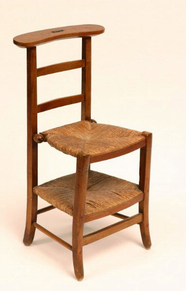 French Provincial Prie Dieu Chair