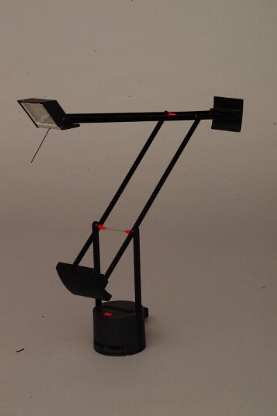 Richard Sapper Black Tizio Lamp: Richard Sapper Black Tizio Lamp Richard Sapper Black Tizio Lamp For Artemide. Extends From 16" to 40", 4.5"W., 4.5"D. Condition: good