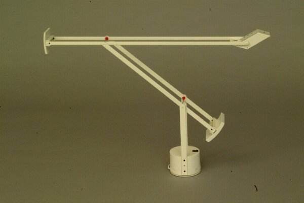 Richard Sapper White Tizio Lamp: Richard Sapper White Tizio Lamp Richard Sapper White Tizio Lamp For Artemide. Extends From 16" to 40", 4.5" W., 4.5" D. Condition: fair. Repair to counter weight