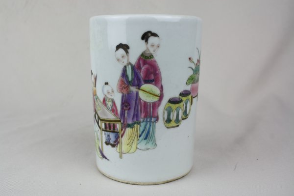 Chinese Famille Rose Porcelain Pen Holder: A Chinese famille rose porcelain pen holder, decorated with figural. Jiaqing mark. Circa 19-20 century. H 5" x W 3.4".