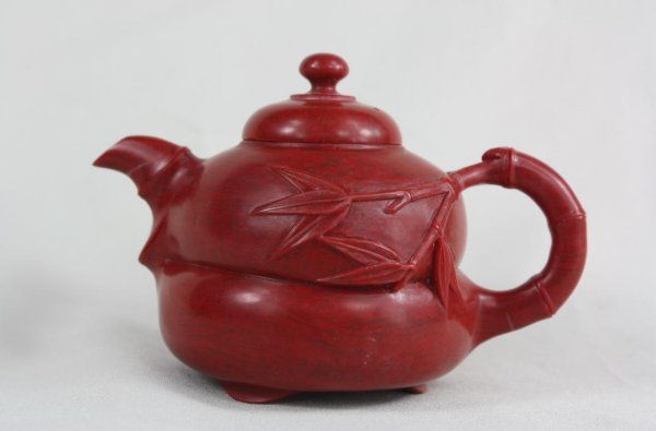 Chinese Carved Soapstone Teapot: A Chinese nice carved jixueshi soapstone teapot. 3.5" x 5.2".