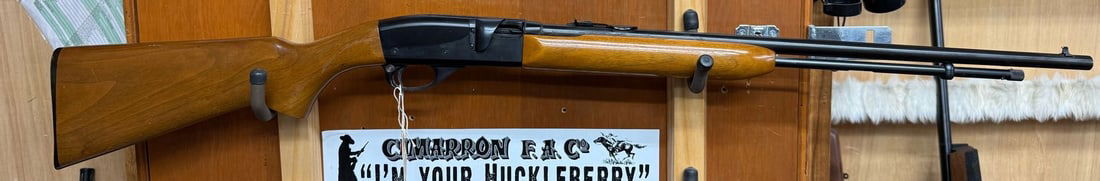 Remington Speedmaster 552 22LR Rifle: Blueing is near perfect. In perfect working condition All original parts. Does have a few scuffs on stock