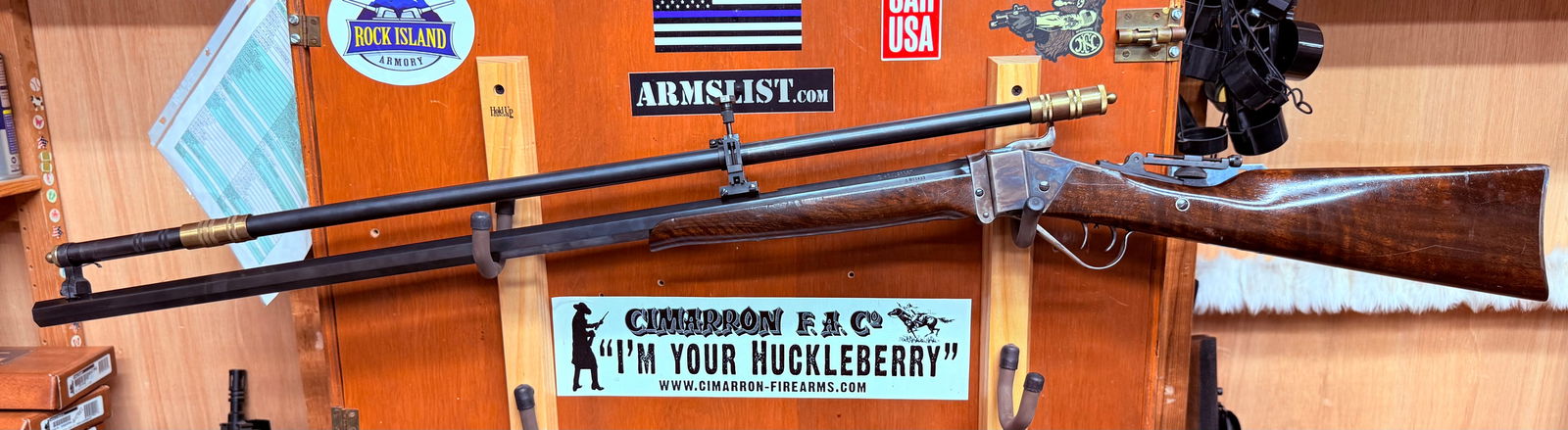 Chiappa Armi Sport Taylors 45-70 1874 Sharps: 31" Barrel - Comes with WM Malcolm Optic 6x Optic is 35" in length Few dings on the wood. Less than 10 rounds through barrel. Blue is good.
