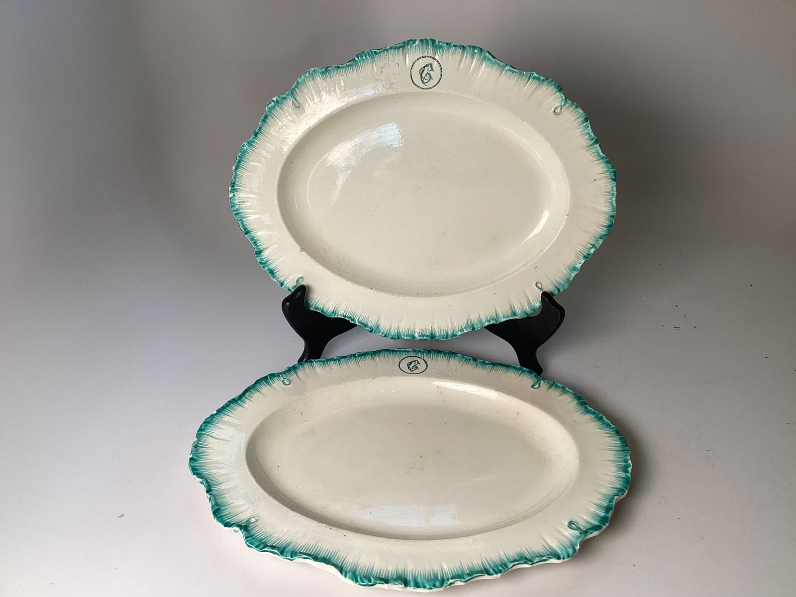 Pair Early English Wedgwood Creamware Green Featheredge Serving Dishes (1 of 3)