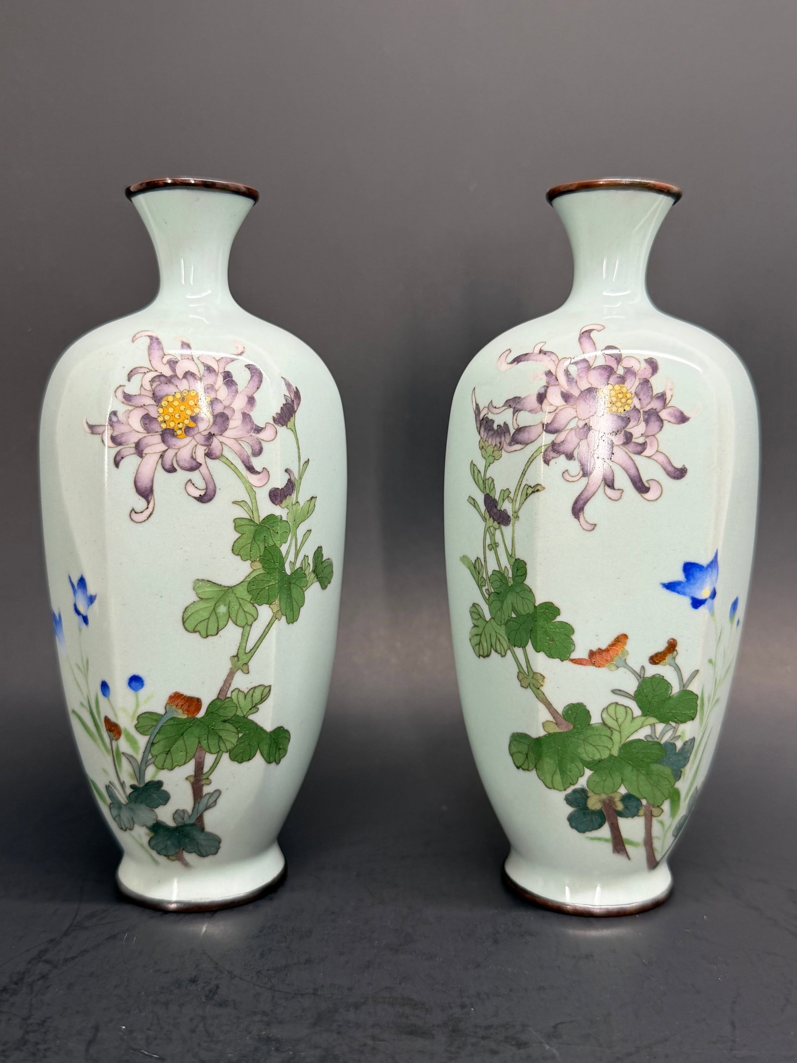 Pair of Japanese Meiji Period cloisonne vases with mint green ground and purple flowers Musen & yuse (1 of 20)