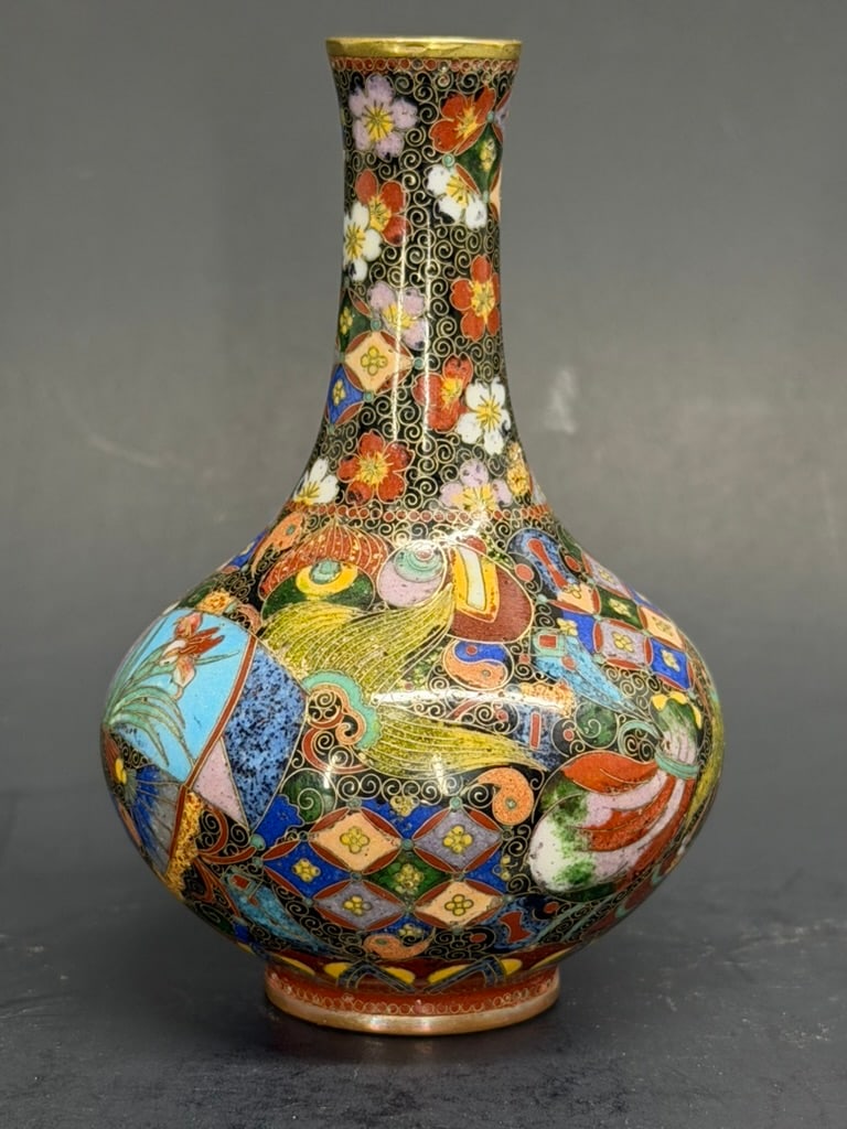Japanese Meiji Period Cloisonne 3 1/2" Vase RARE Signed Inui Eizaburo: Japanese Meiji Period Cloisonne 3 1/2" Vase RARE Signed Inui Eizaburo. 3 1/2" tall by 2 1/4" wide