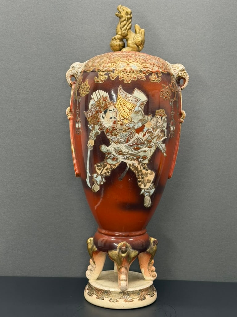 Japanese Taisho red Satsuma covered Jar / Urn showing Samurai 20 1/2" (1 of 20)