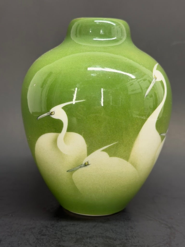 Japanese Meiji Period Green Porcelain Crane vase Signed Shofu Katei 4 1/2" (1 of 10)