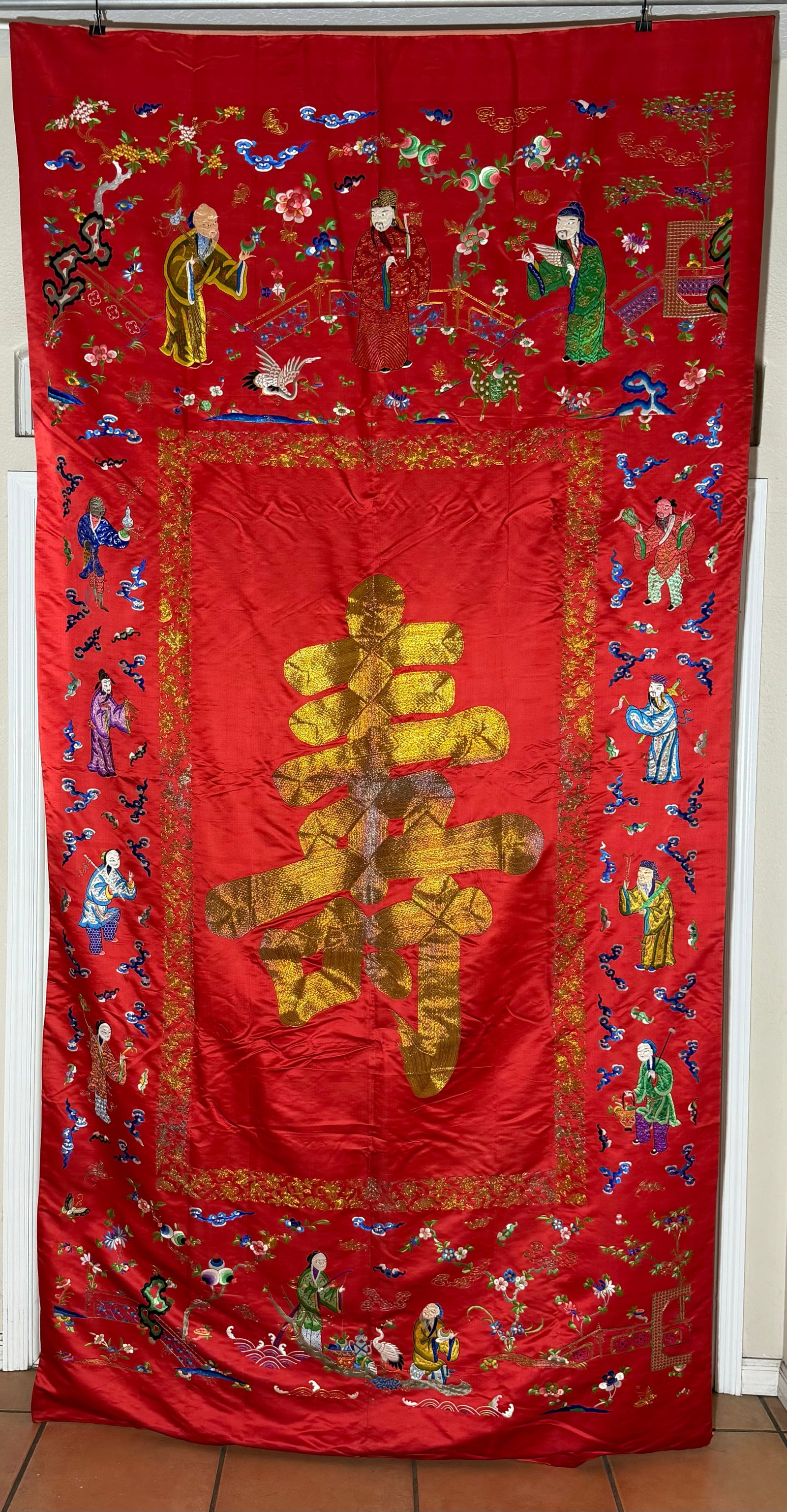 Chinese Qing dynasty birthday celebration silk “Shou" embroidery signed Shi Haiyuan. (1 of 20)