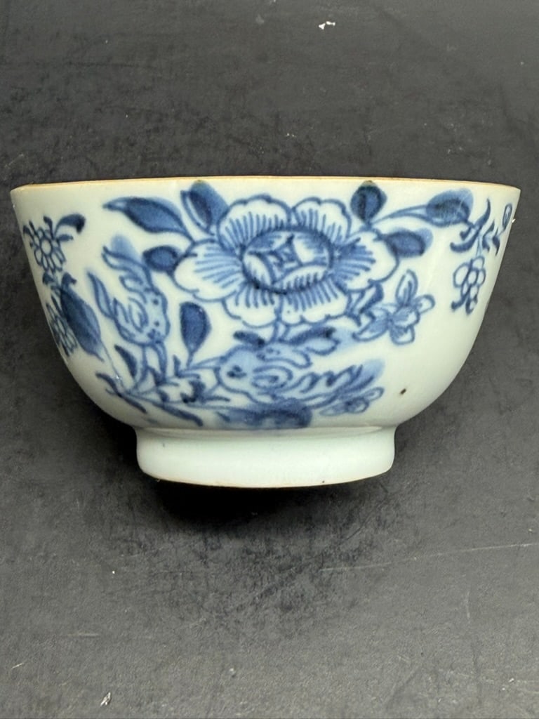 Chinese Early 18th Century Export Porcelain Blue and White Tea Cup  (1 of 13)