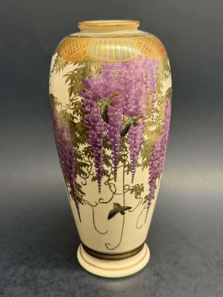 Japanese Taisho Period 7 1/4" Kyoto Satsuma Vase painted with Wisteria signed : Japanese Taisho Period 7 1/4" Kyoto Satsuma Vase painted with Wisteria signed . 7 1/4'' by 3 1/4" Wide