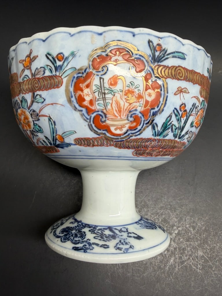 Japanese Meiji Period Imari Footed pedestal bowl with phoenix and floral decoration and scalloped ri: Unique Japanese Meiji Period Imari Footed pedestal bowl with phoenix and floral decoration and scalloped rim 6 1/2" by 5 1/2" tall